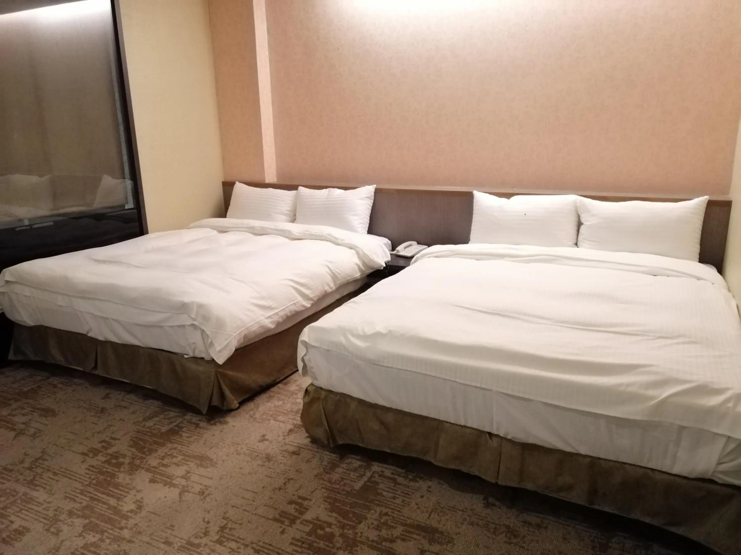 Property building, Bed in Shan-Yue Hotspring Hotel