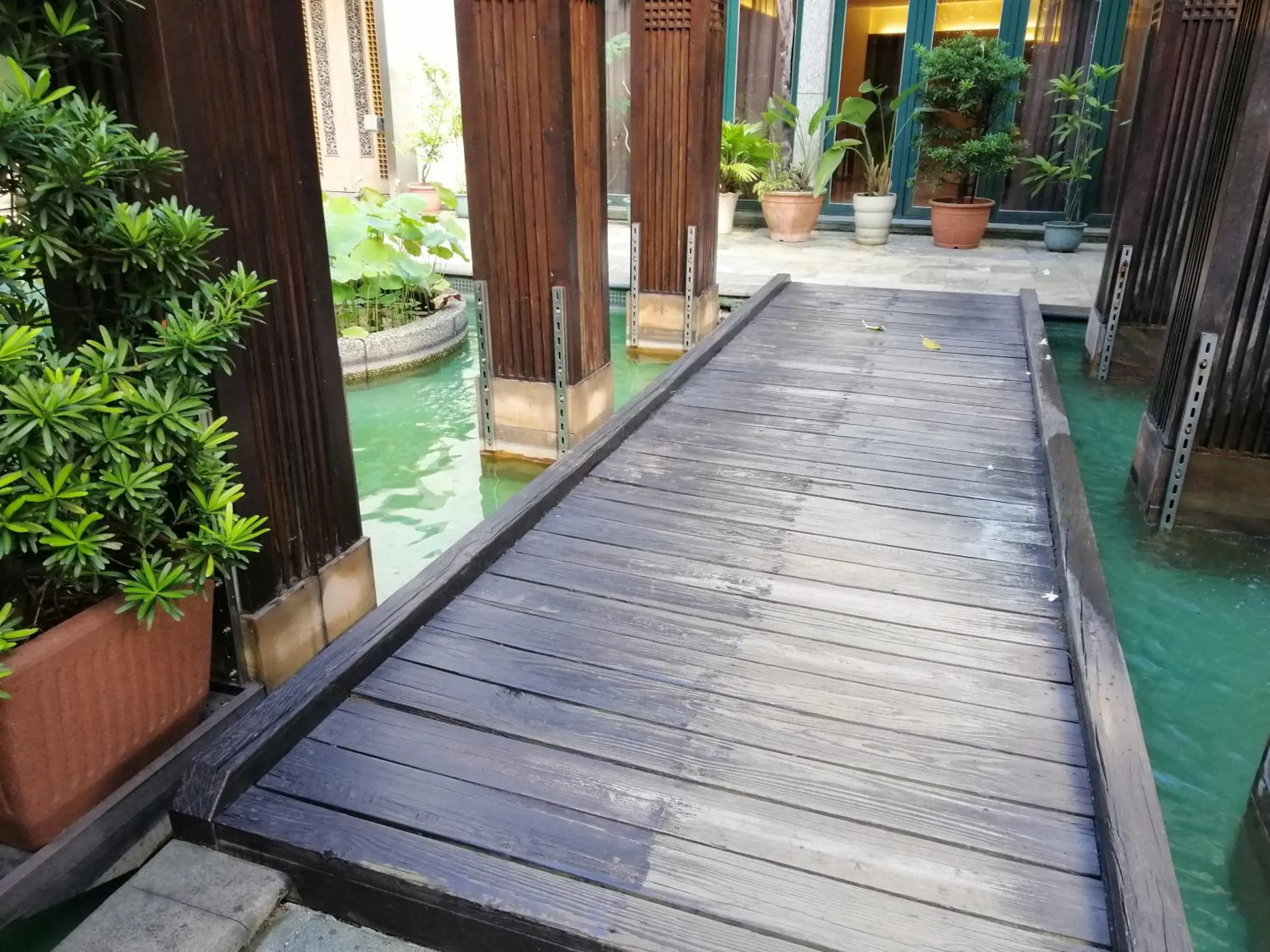 Facade/entrance in Shan-Yue Hotspring Hotel Facade/entrance in Shan-Yue Hotspring Hotel