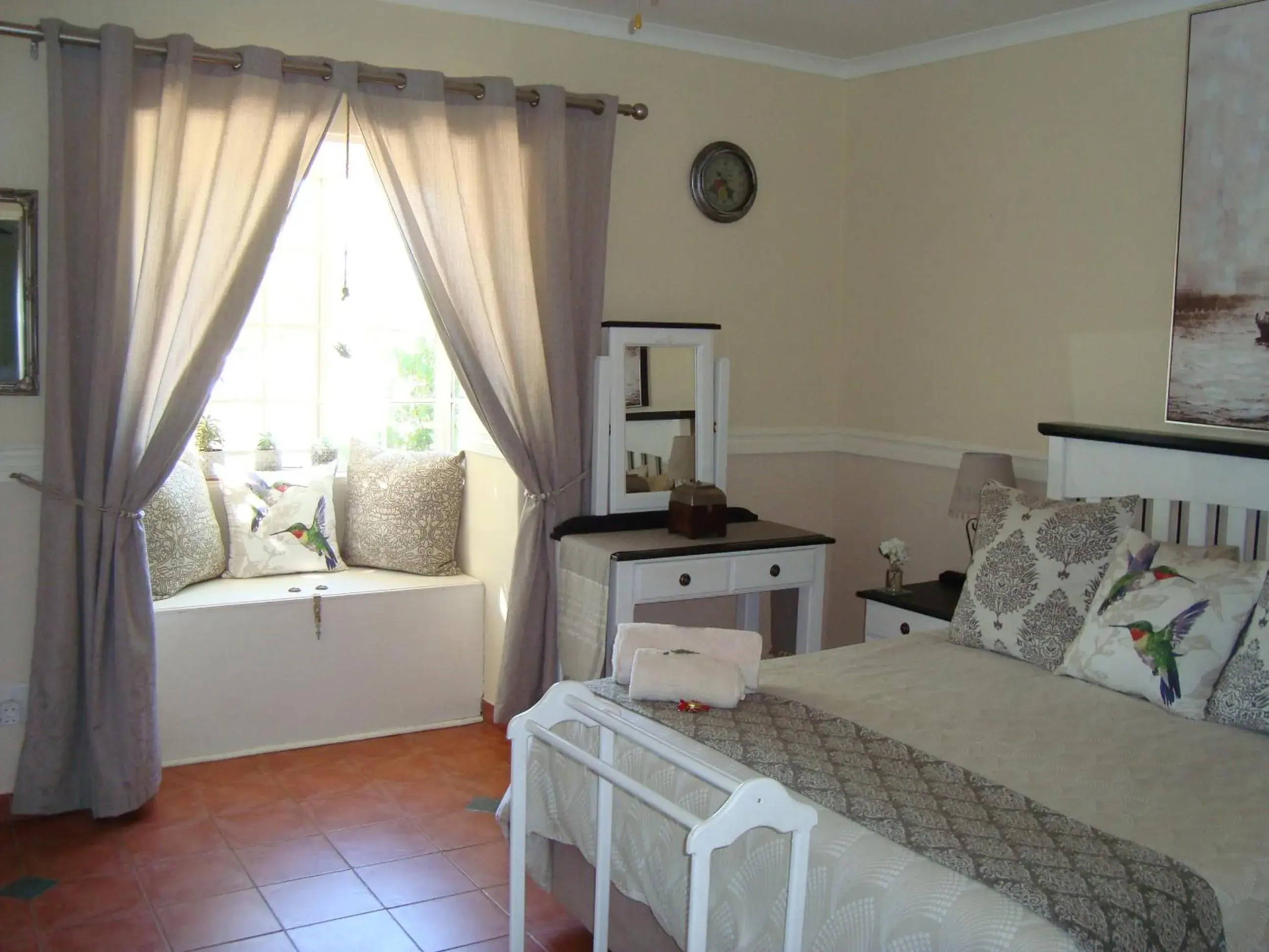 Double Room with Private Bathroom - single occupancy in Roses and Pebbles B & B Guest House Double Room with Private Bathroom - single occupancy in Roses and Pebbles B & B Guest House