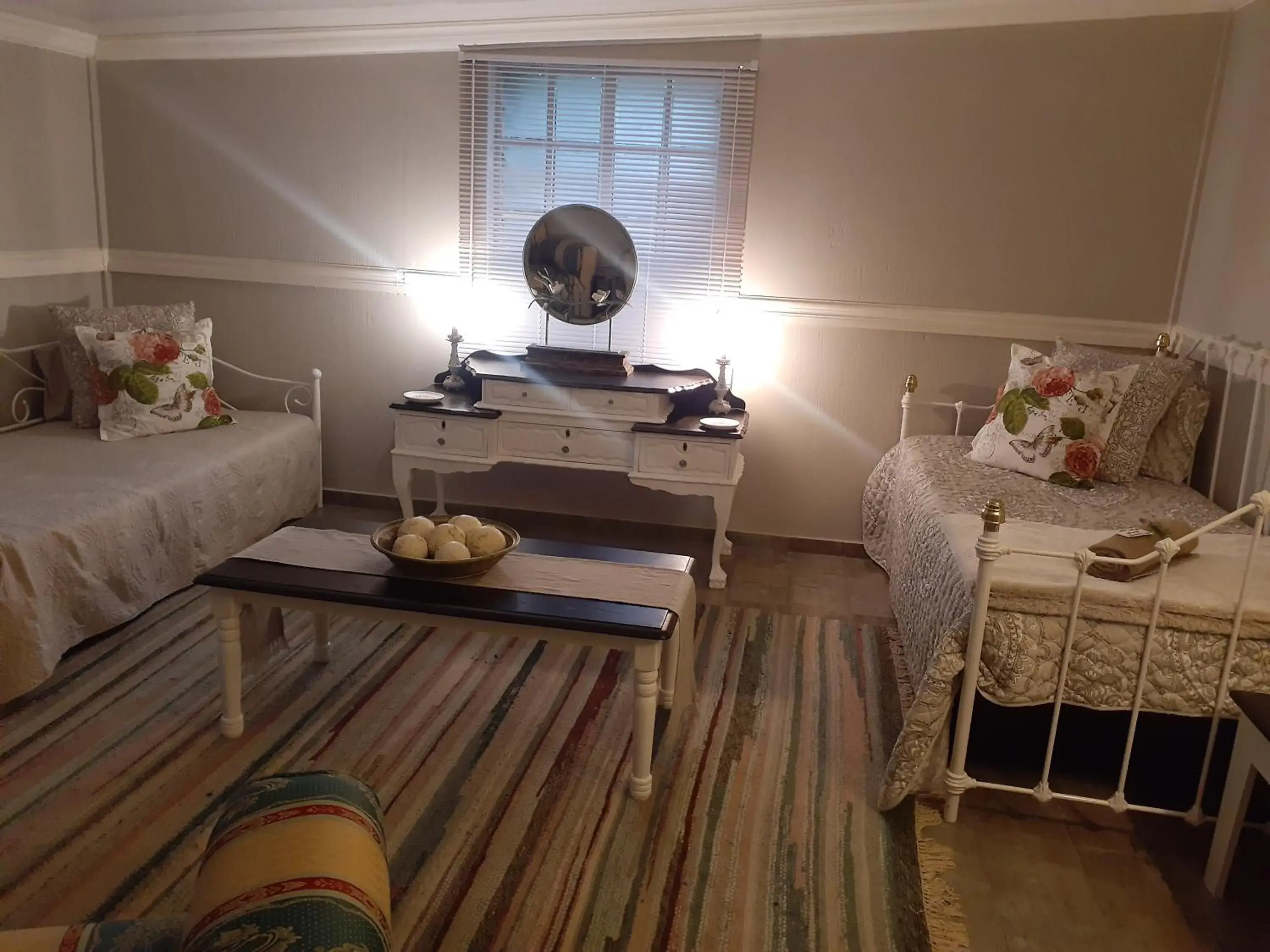 Double Room with Patio in Roses and Pebbles B & B Guest House Double Room with Patio in Roses and Pebbles B & B Guest House