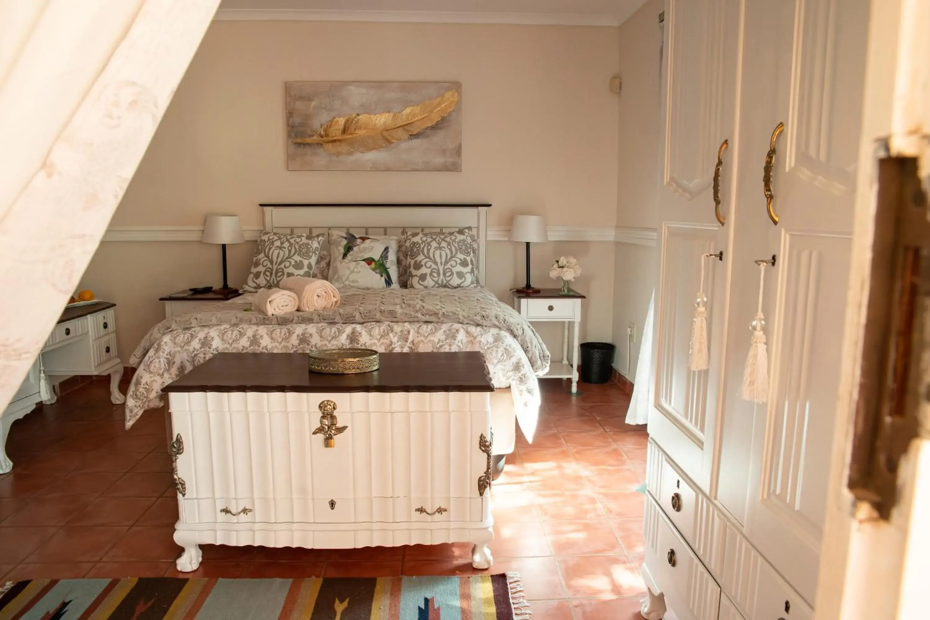 Queen Room - single occupancy in Roses and Pebbles B & B Guest House Queen Room - single occupancy in Roses and Pebbles B & B Guest House