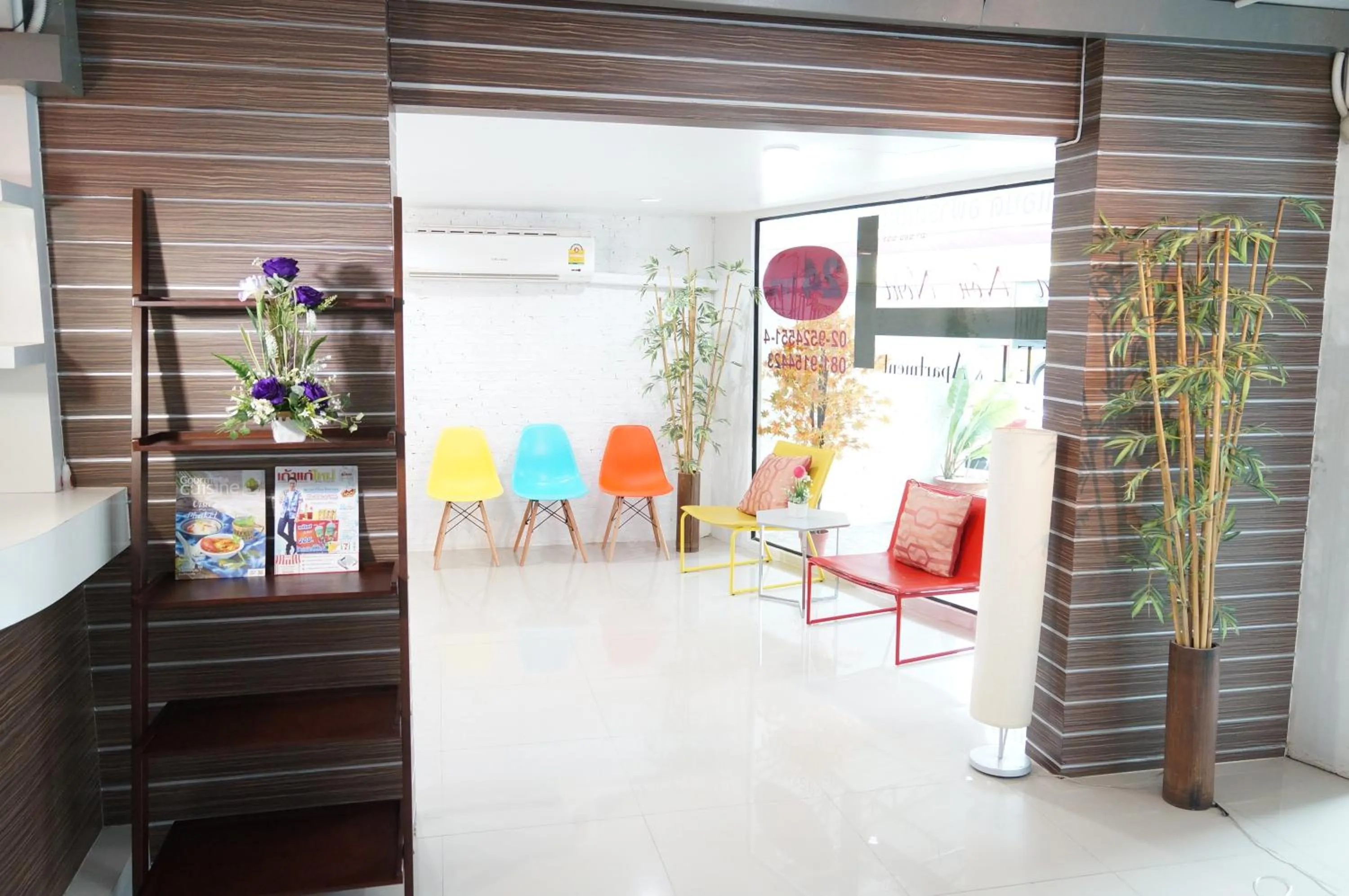Lobby or reception in Ma Non Nont Hotel & Apartment