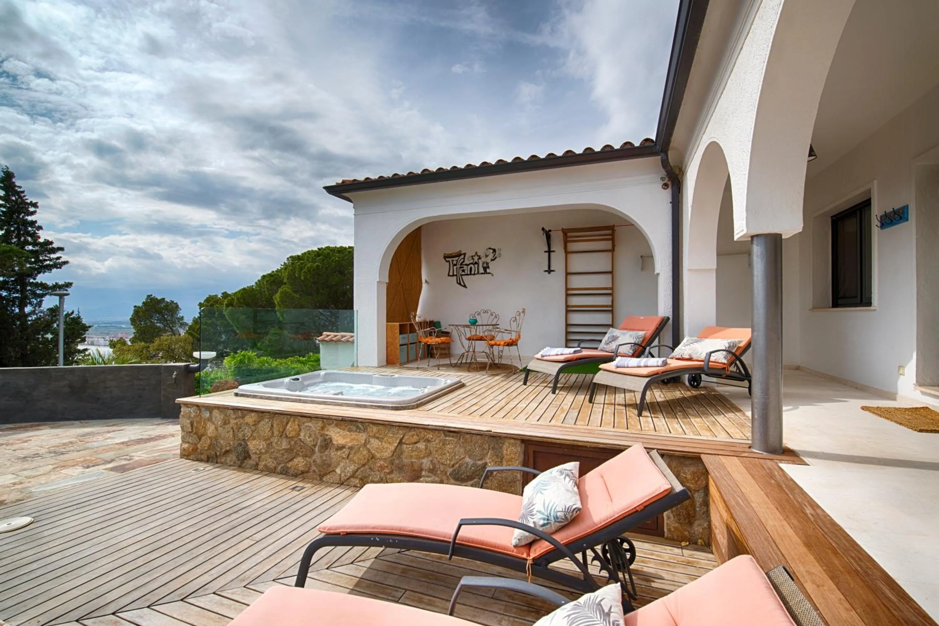 Hot Tub in Casa de l’Albada