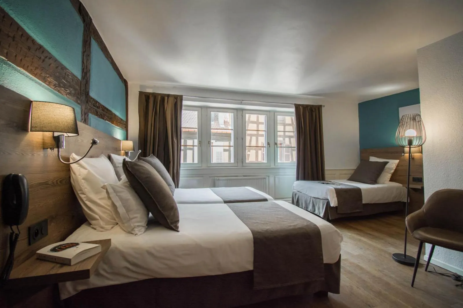 Bedroom, Bed in Hôtel De La Couronne