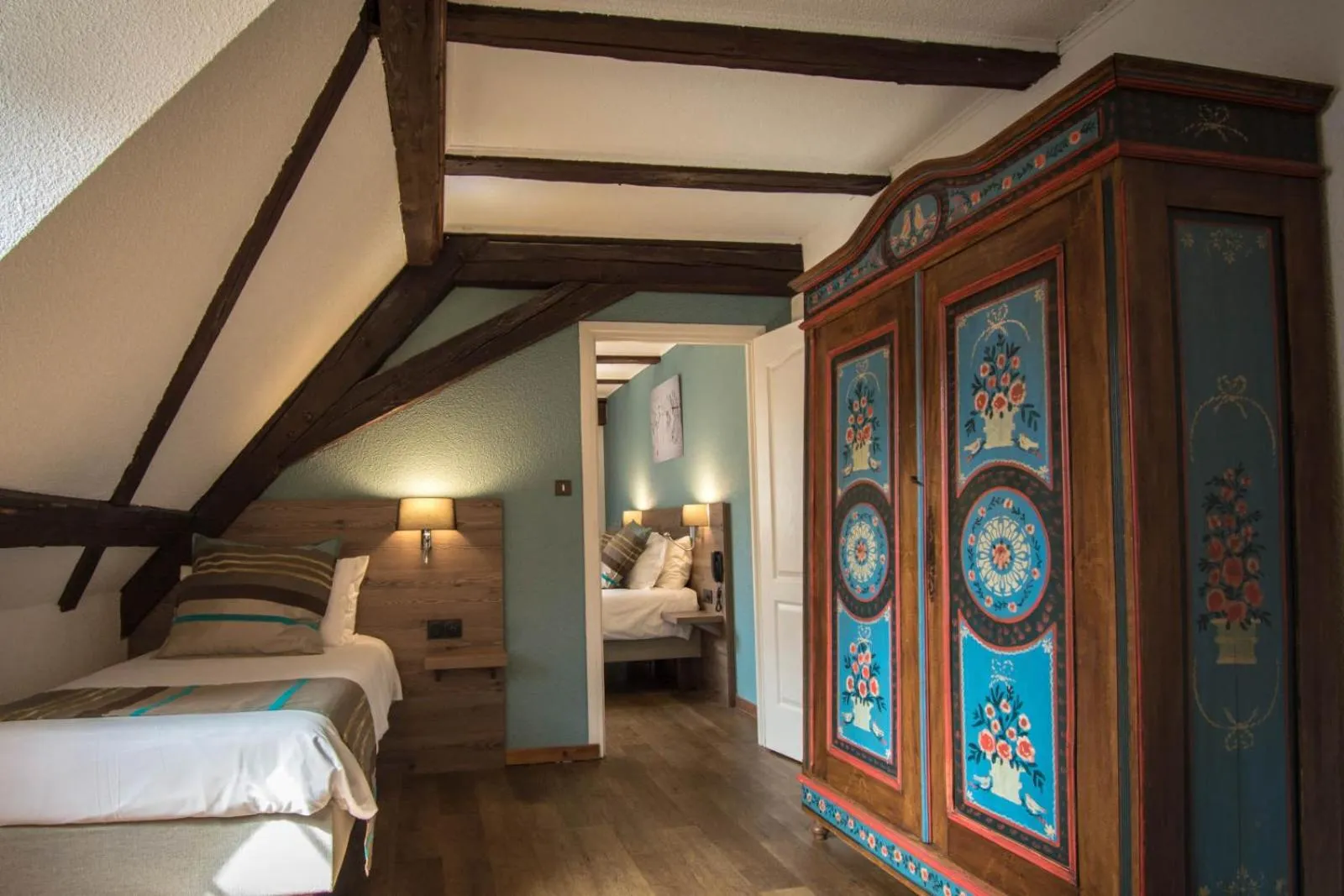 Bedroom, Bed in Hôtel De La Couronne