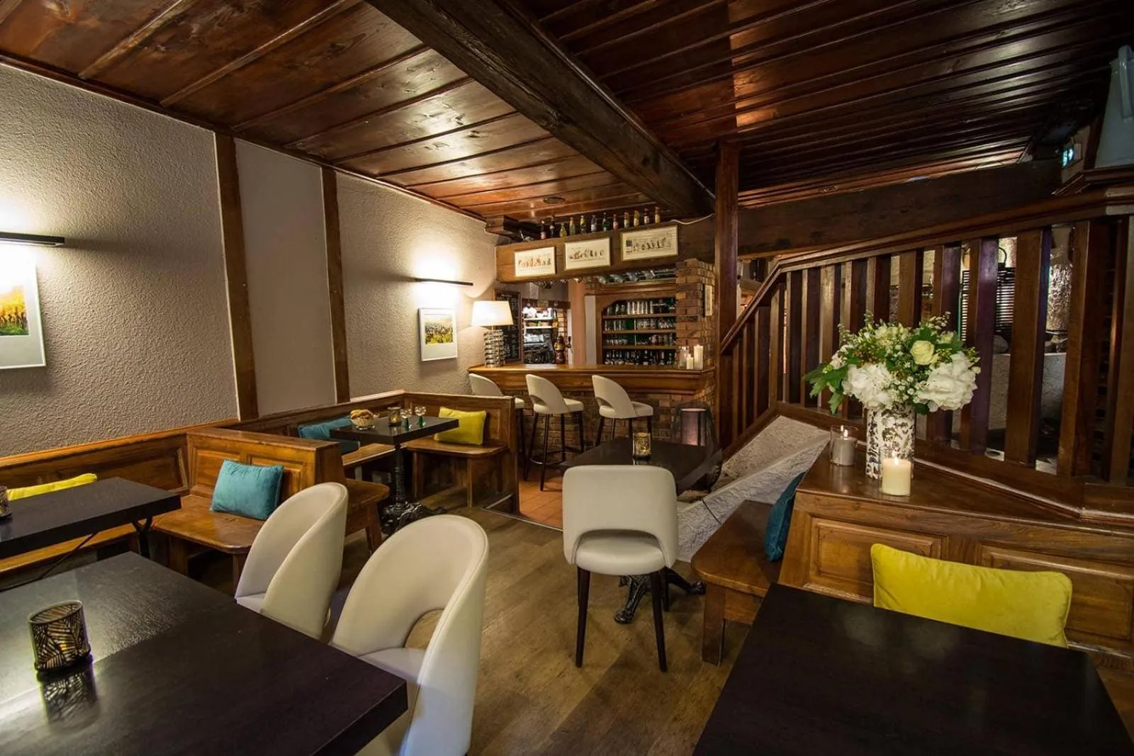 Lounge or bar in Hôtel De La Couronne