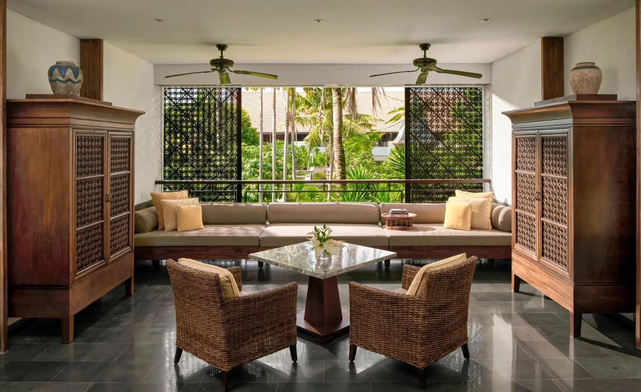 Photo of the whole room, Seating Area in InterContinental Bali Sanur Resort, an IHG Hotel