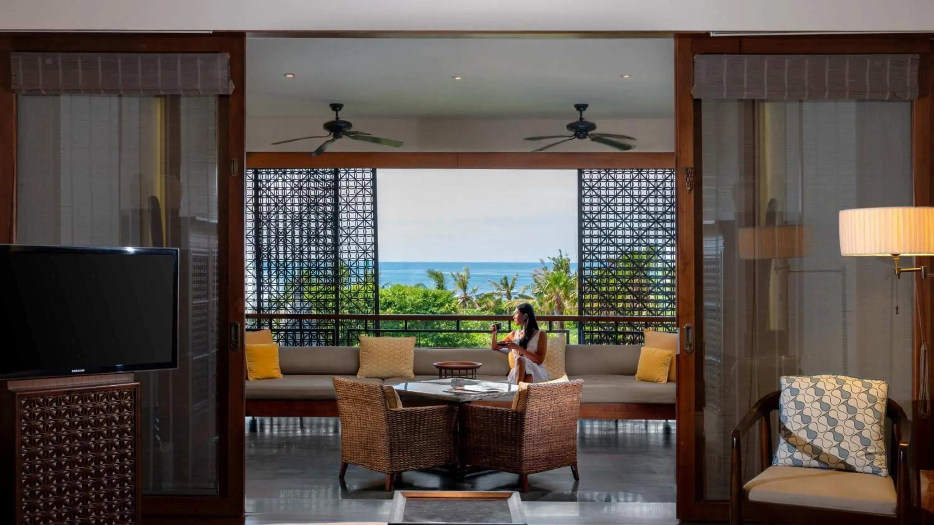 Photo of the whole room, Seating Area in InterContinental Bali Sanur Resort, an IHG Hotel