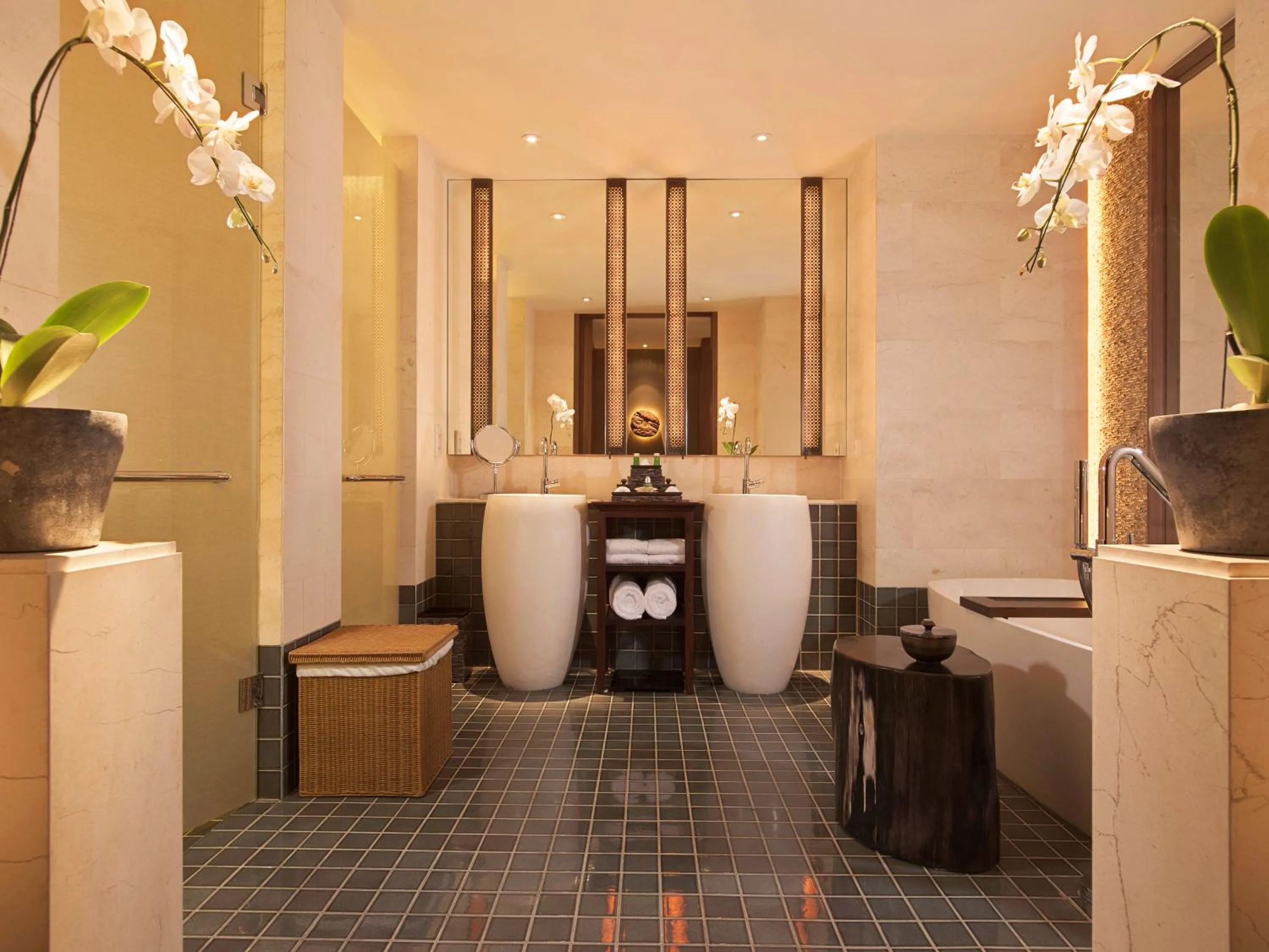 Shower in InterContinental Bali Sanur Resort by IHG