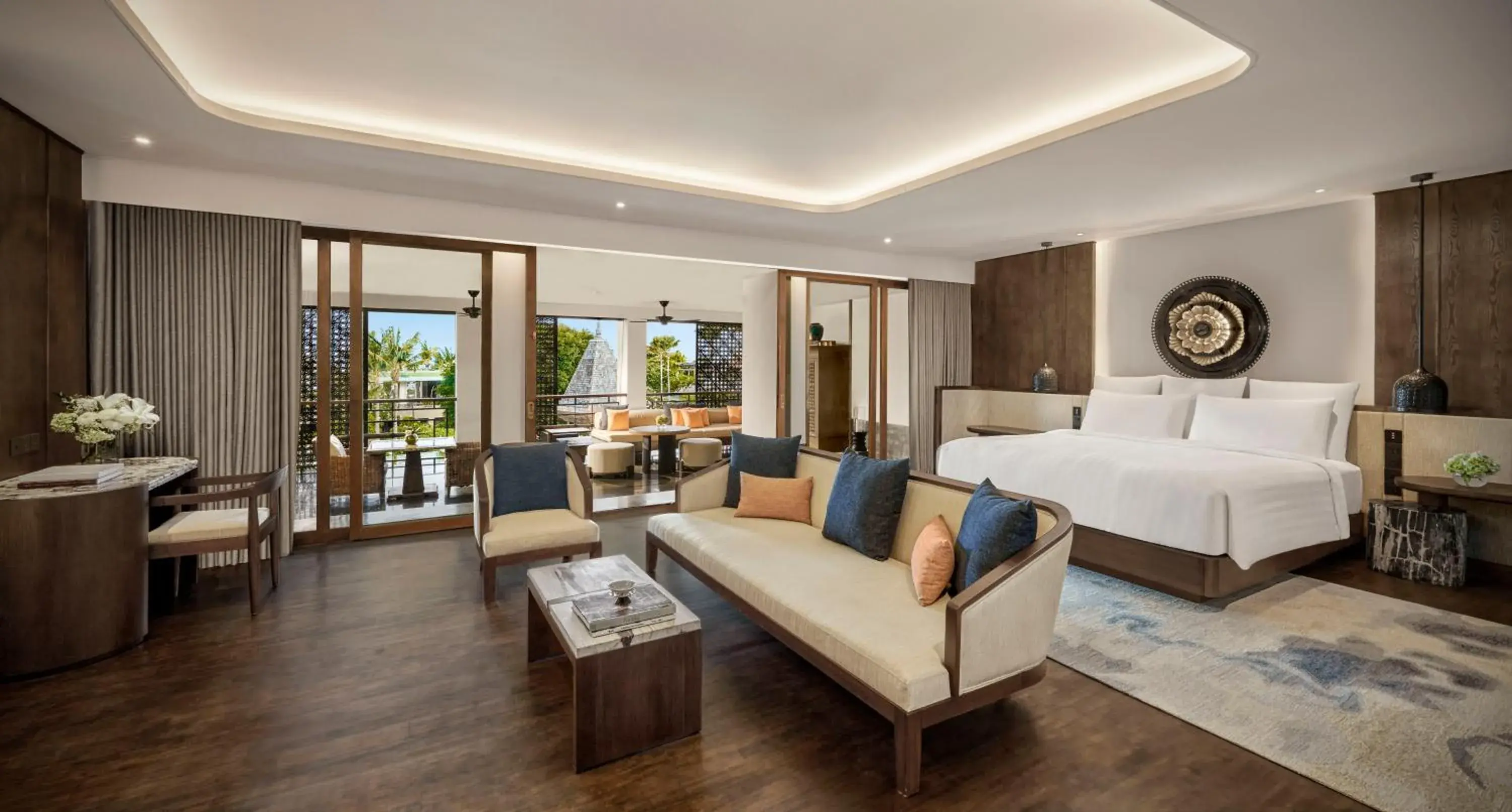 Bedroom, Seating Area in InterContinental Bali Sanur Resort, an IHG Hotel