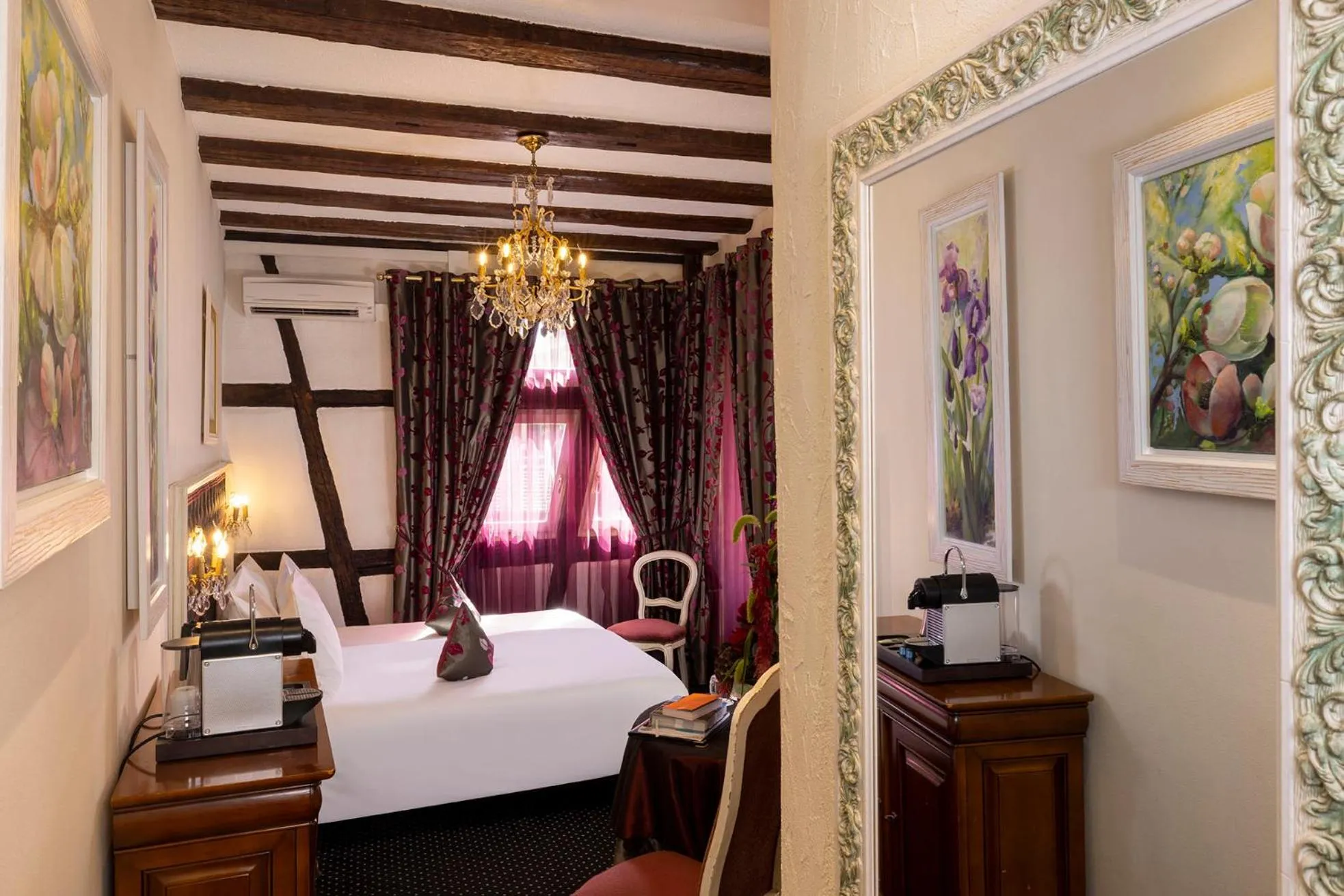 Bedroom, Bed in Hotel Restaurant Le Maréchal - Teritoria