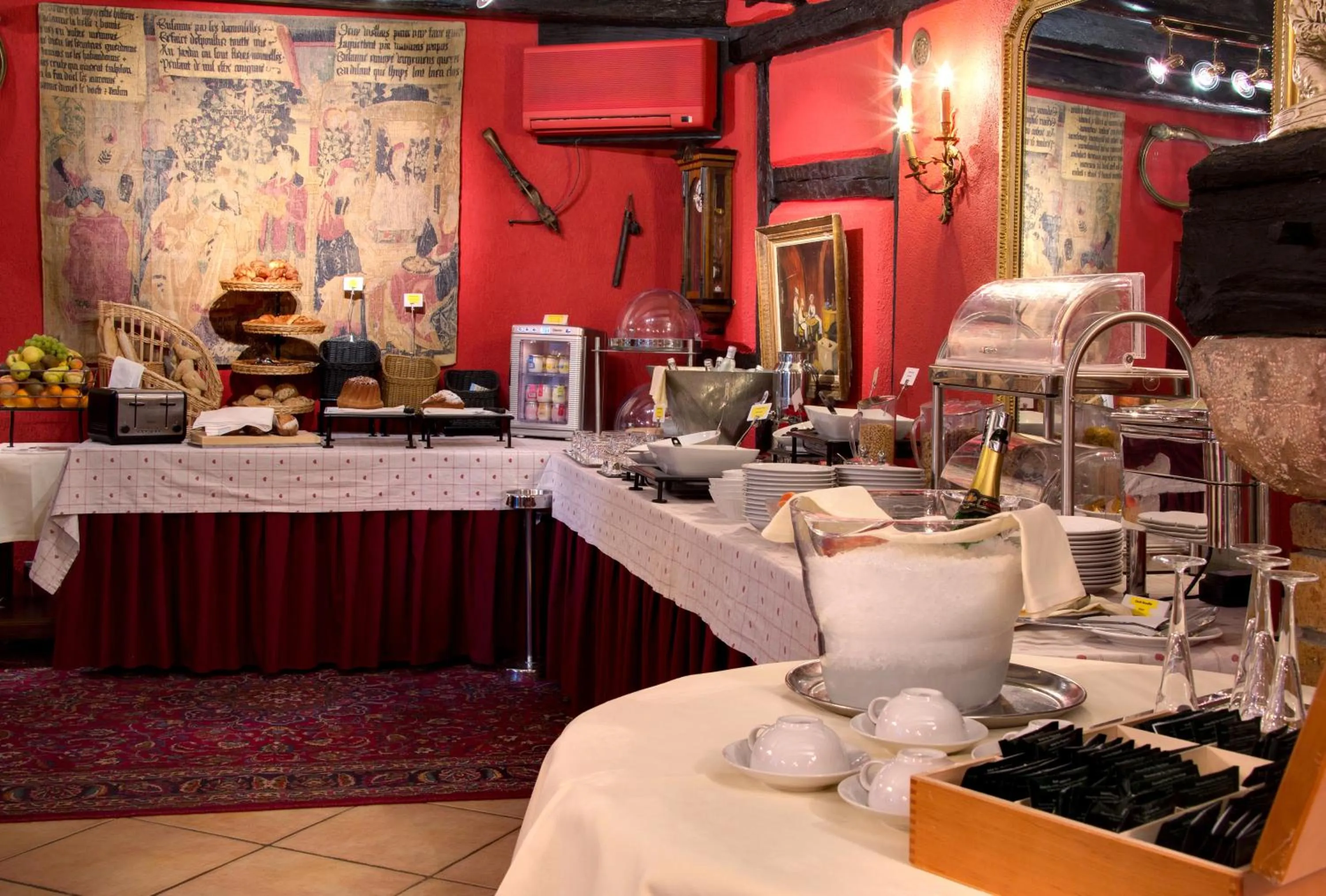 Area and facilities in Hotel Restaurant Le Maréchal - Teritoria