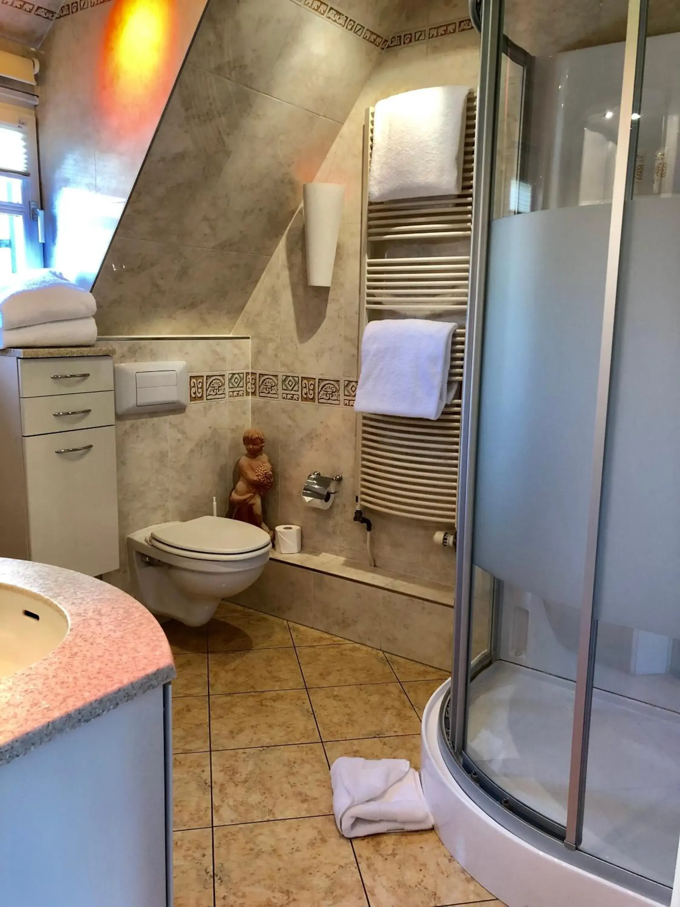 Bathroom in Hostellerie Le Marechal