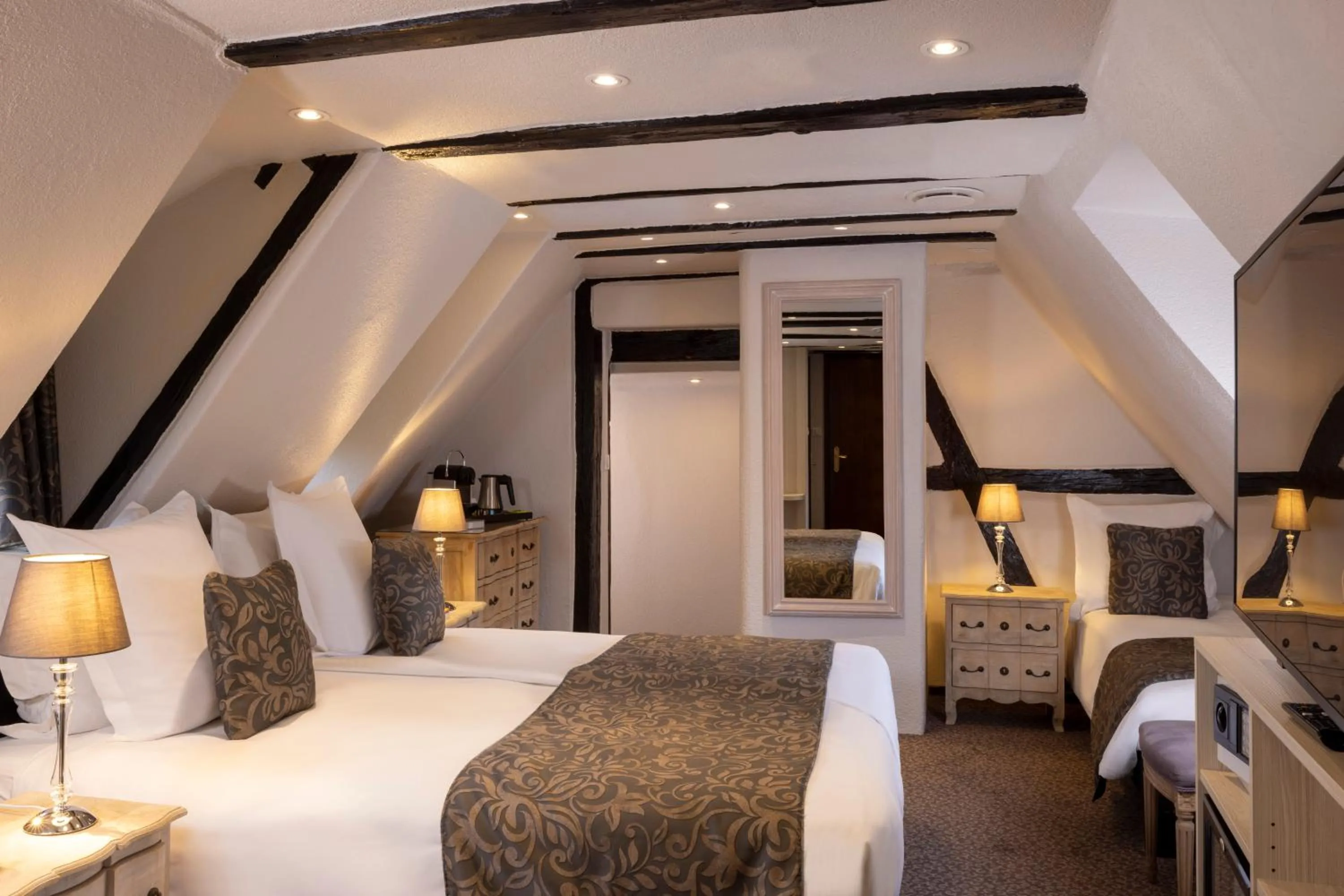 Bed in Hotel Restaurant Le Maréchal - Teritoria