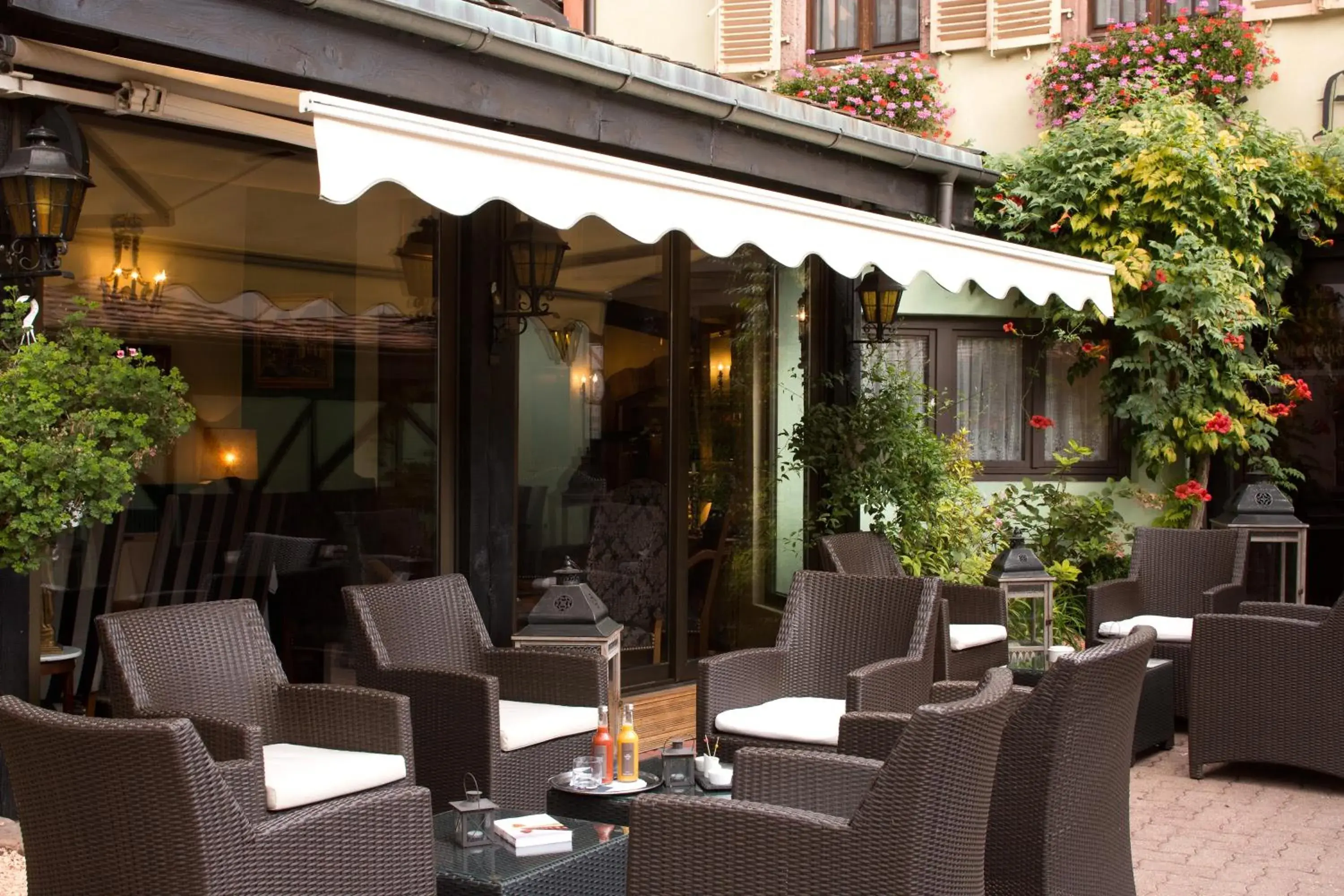 Patio in Hostellerie Le Marechal