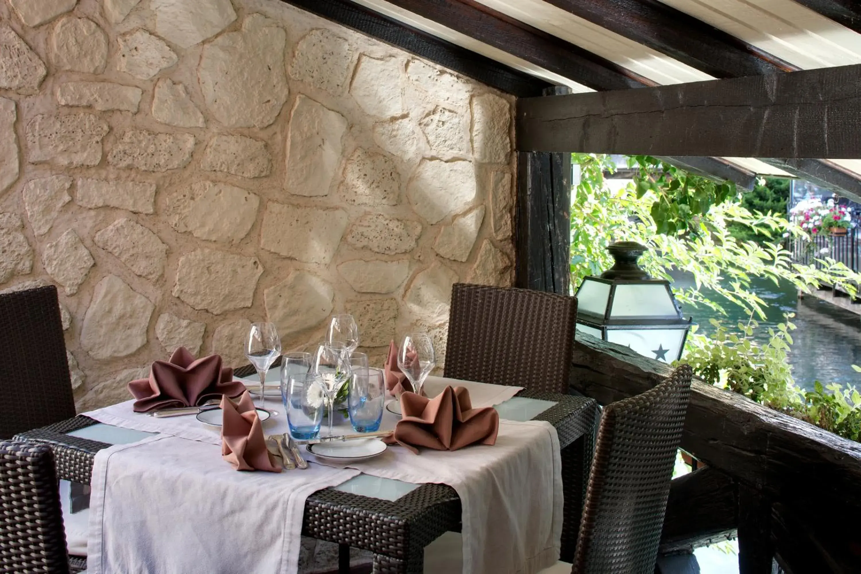 Patio, Restaurant/Places to Eat in Hostellerie Le Marechal