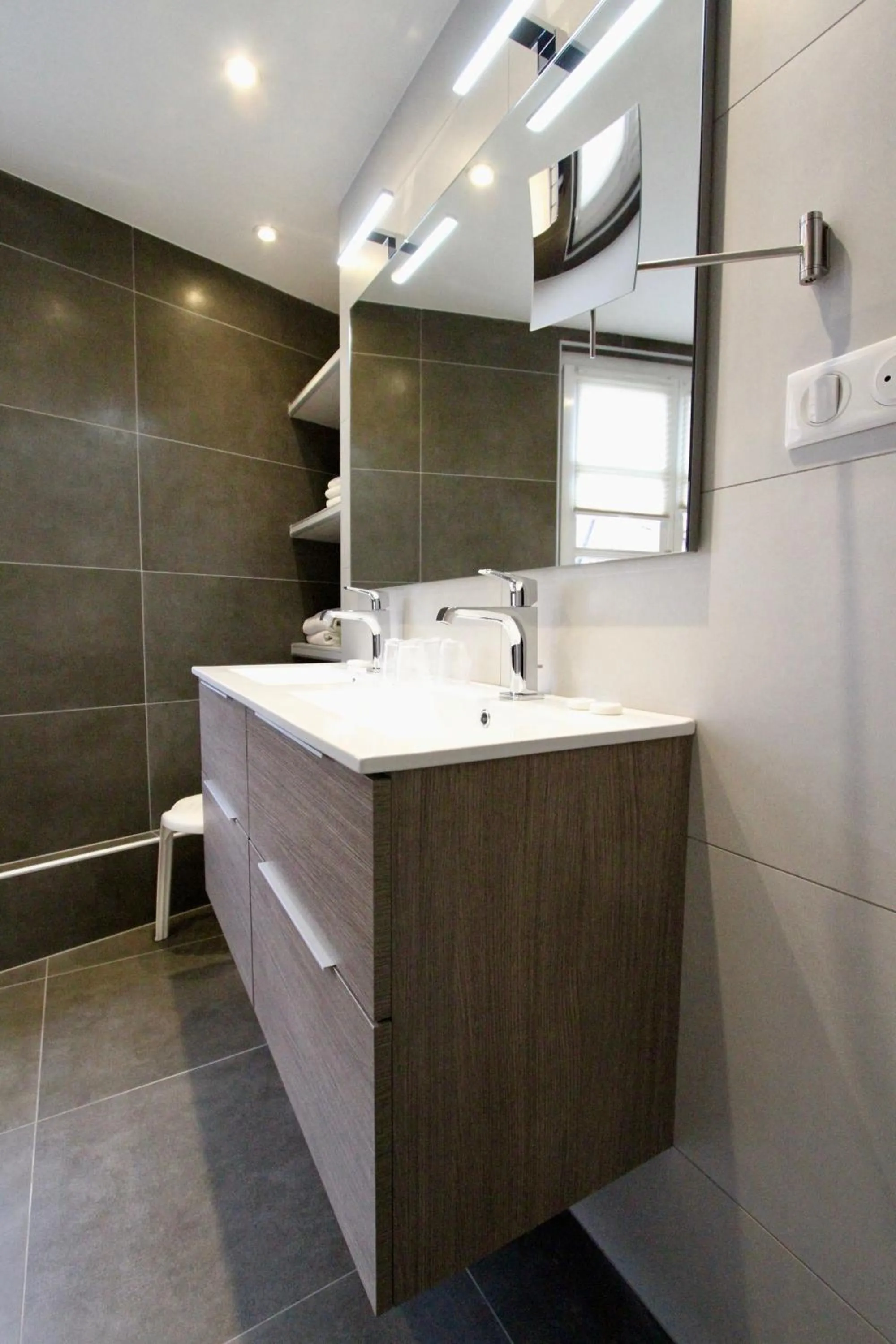 Bathroom in Hotel Restaurant Le Maréchal - Teritoria