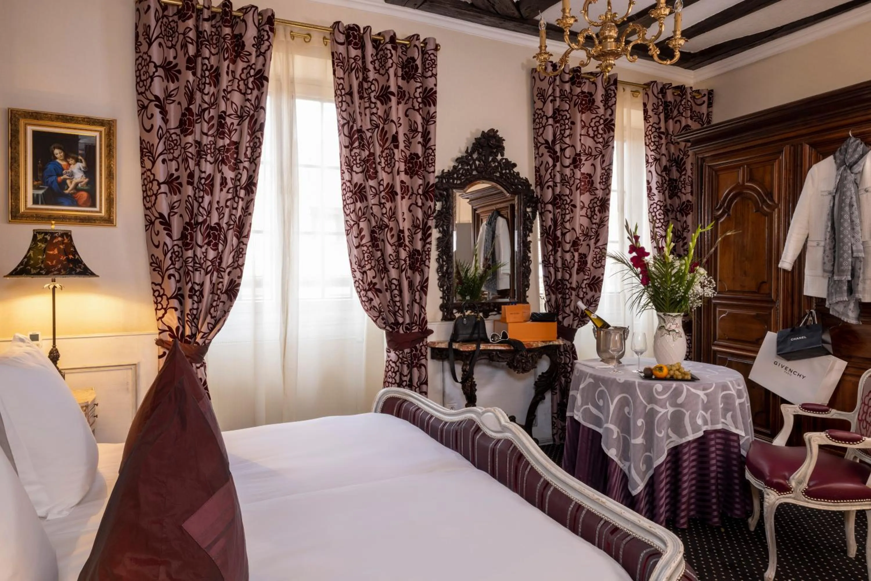 Photo of the whole room, Bed in Hotel Restaurant Le Maréchal - Teritoria