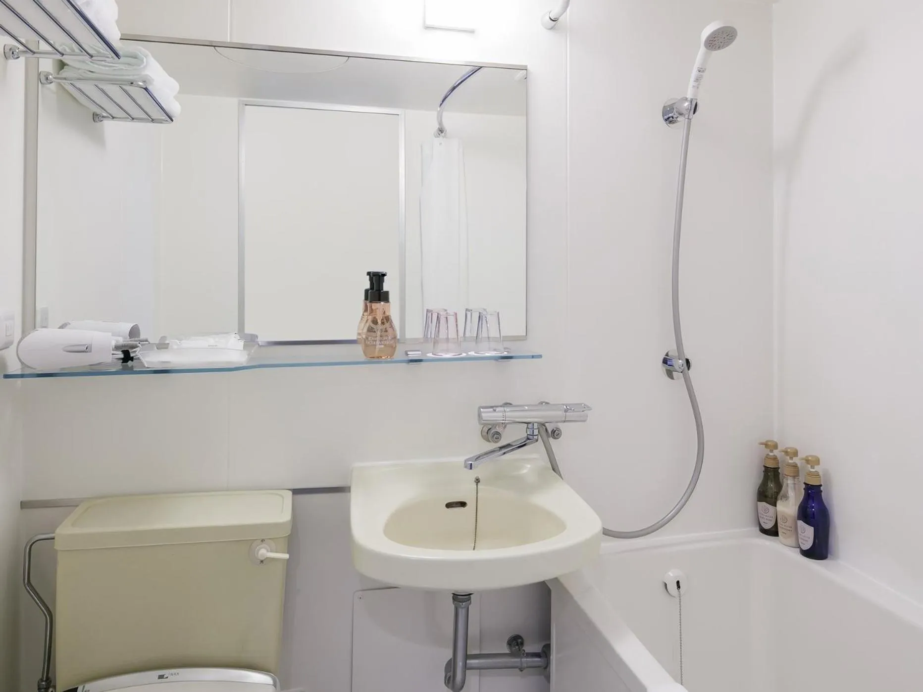 Shower in Hotel Mystays Kagoshima Tenmonkan Annex