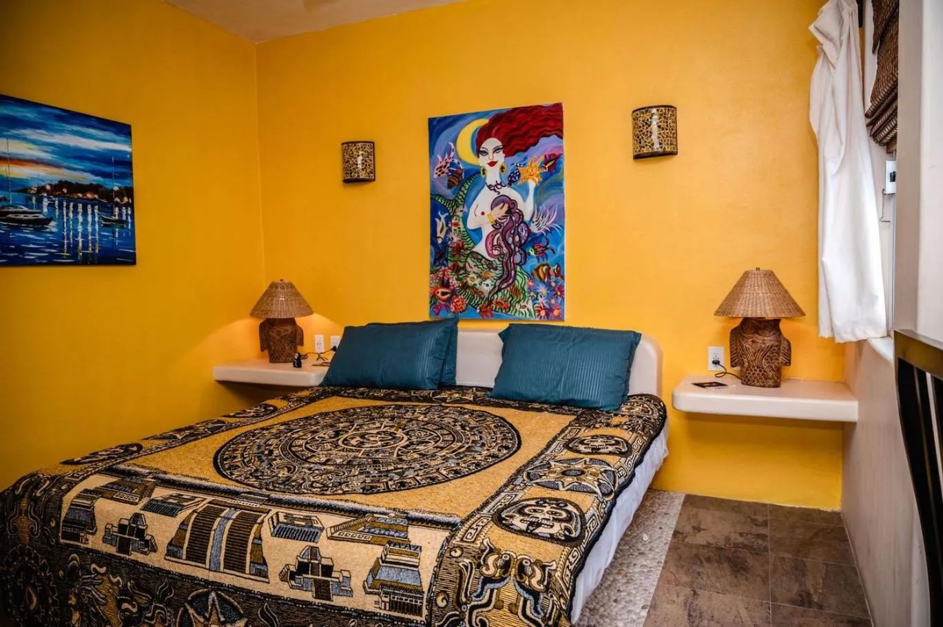 Bed in Ceiba Studios