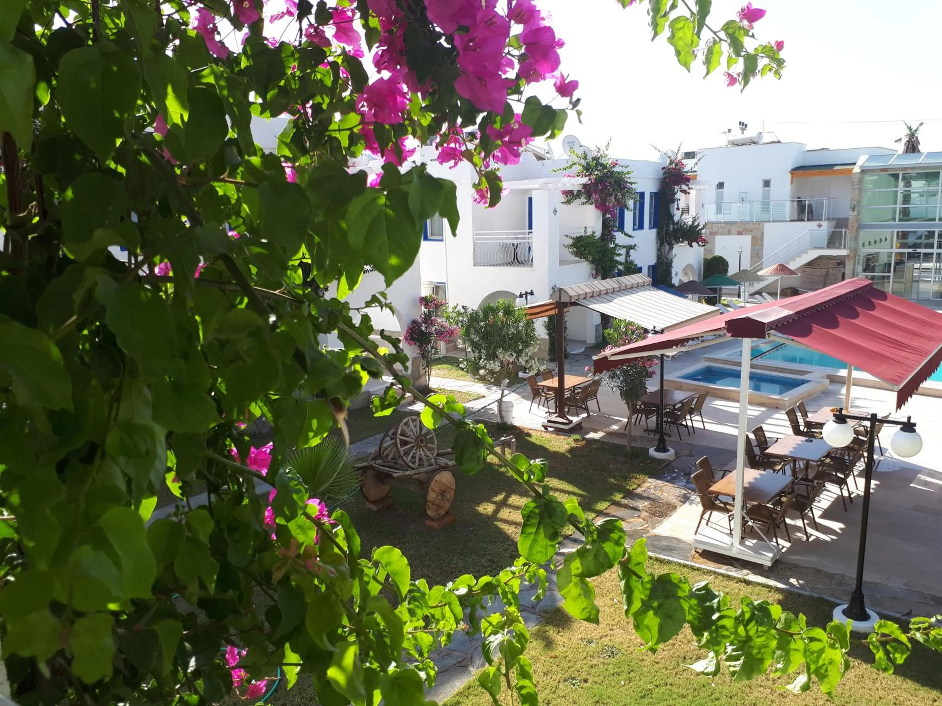 Paradise Apart Hotel