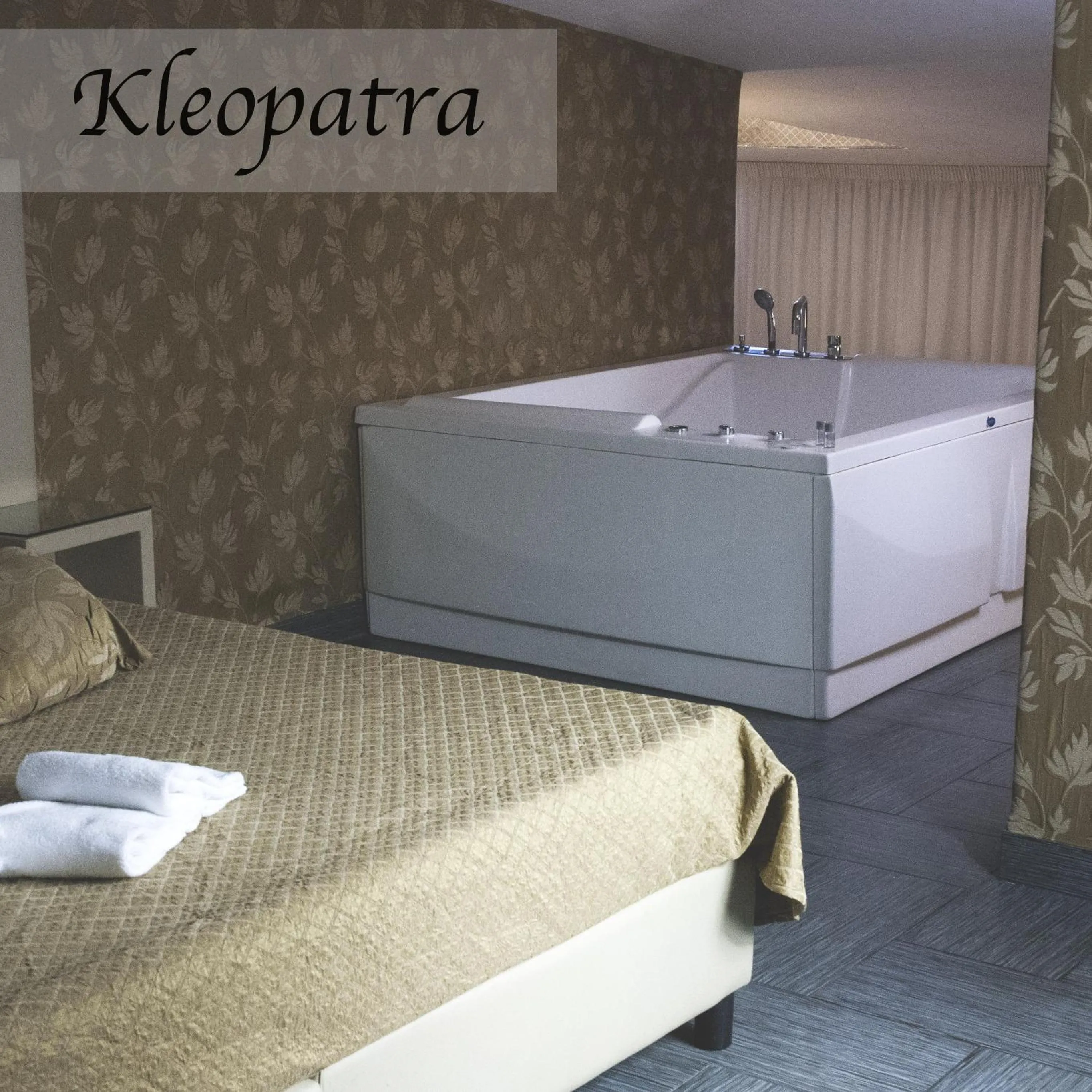 Hot Tub, Bed in Hotel Masaniello Luxury