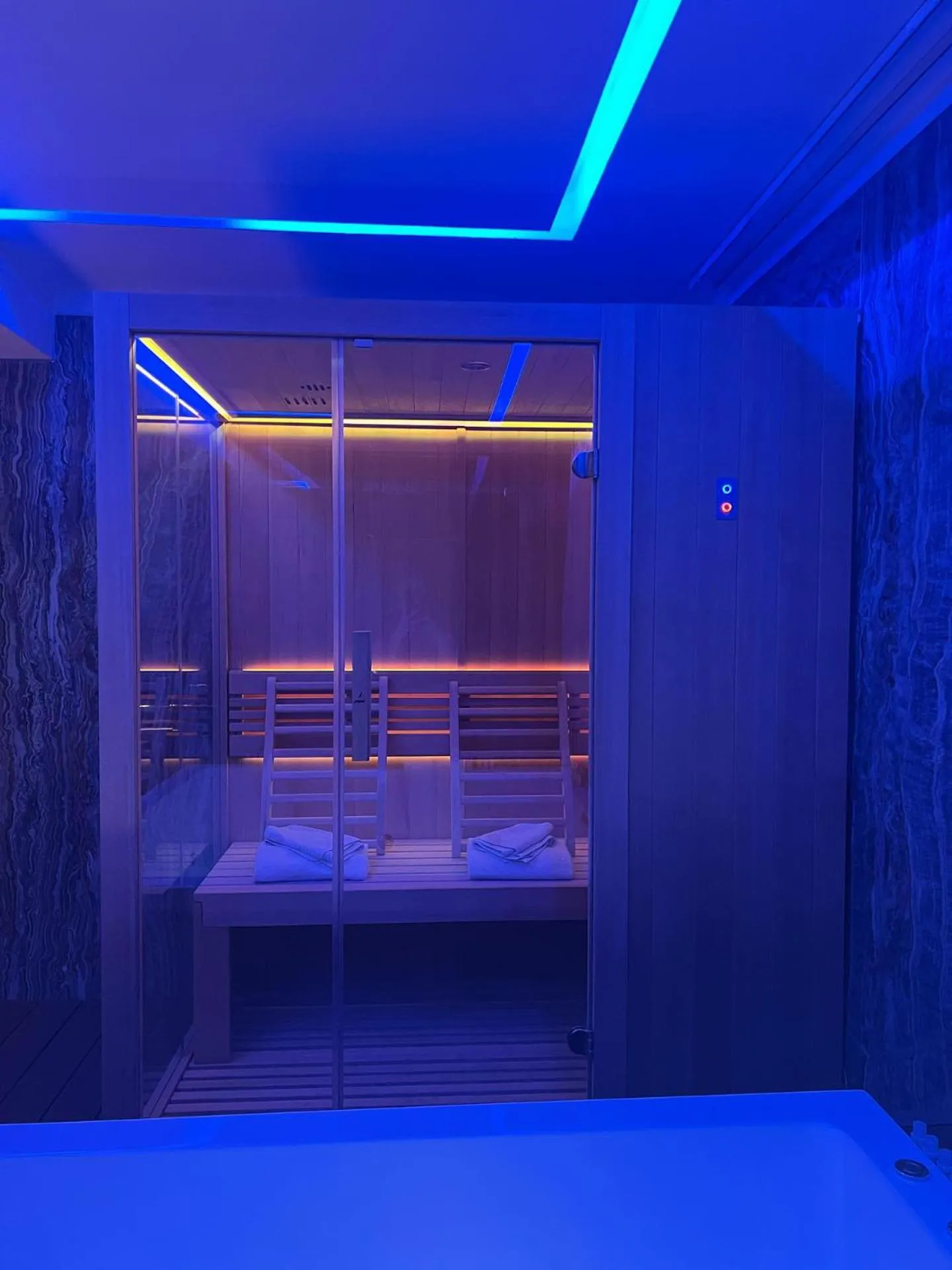 Sauna, Bed in Hotel Masaniello Luxury