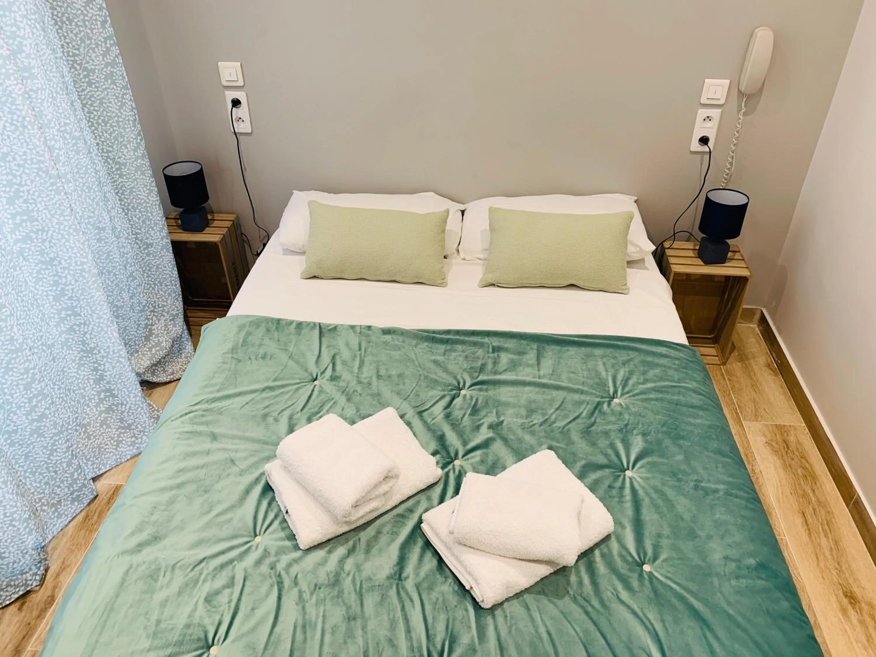 Bed in Hotel le Nice Etoile