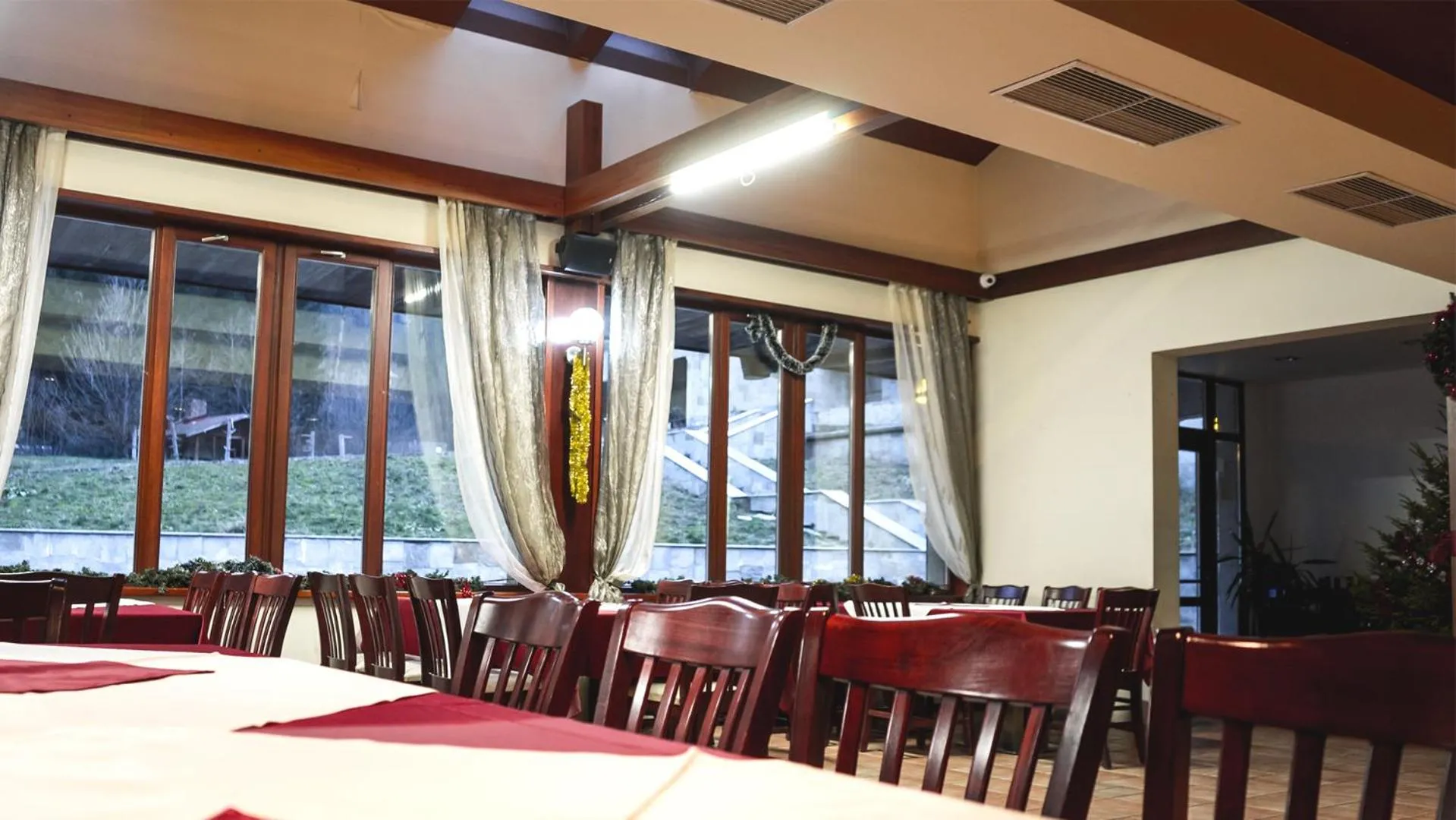 Restaurant/places to eat in Borika Hotel