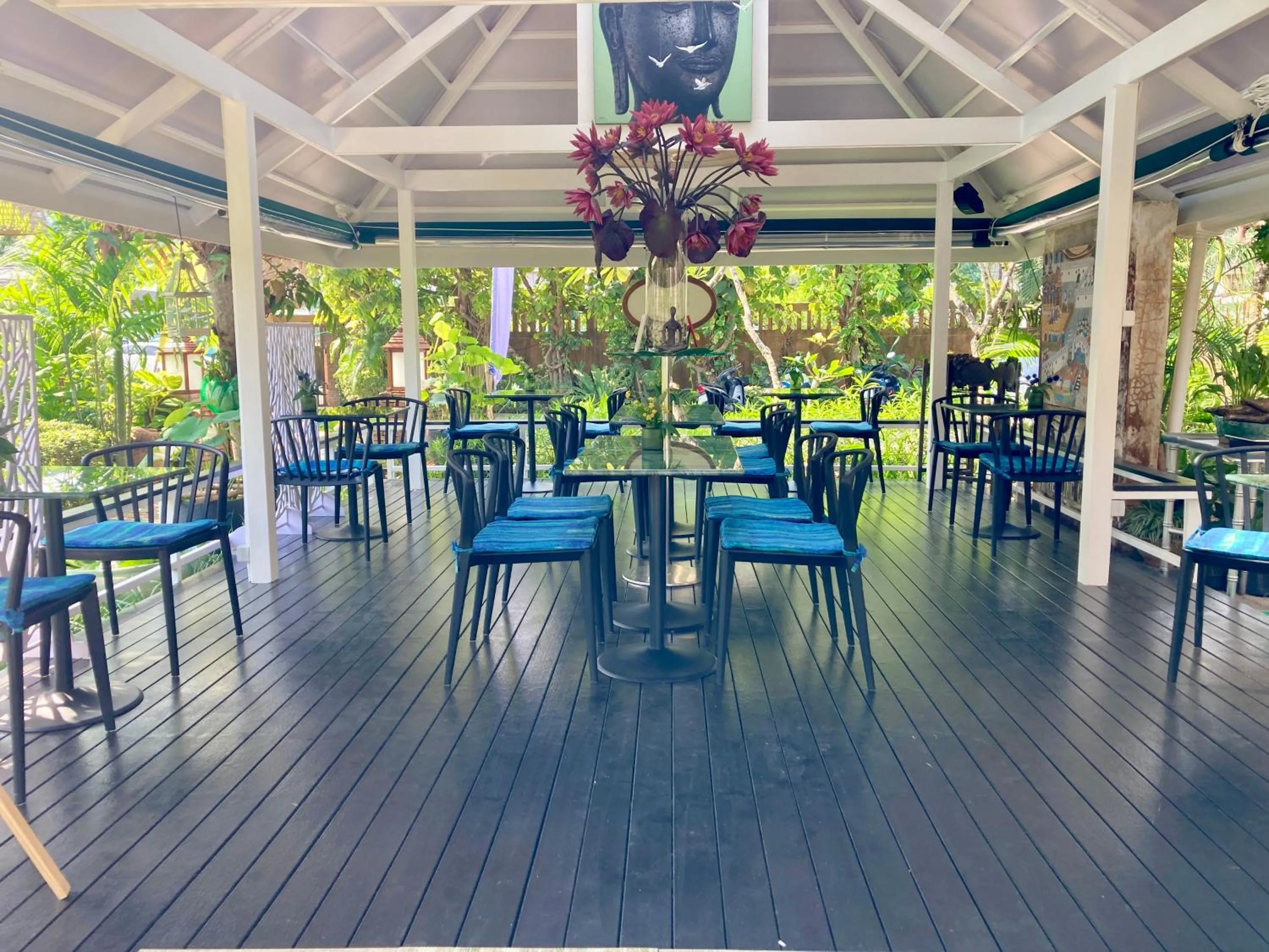 Restaurant/places to eat in Ban Kaew Villas