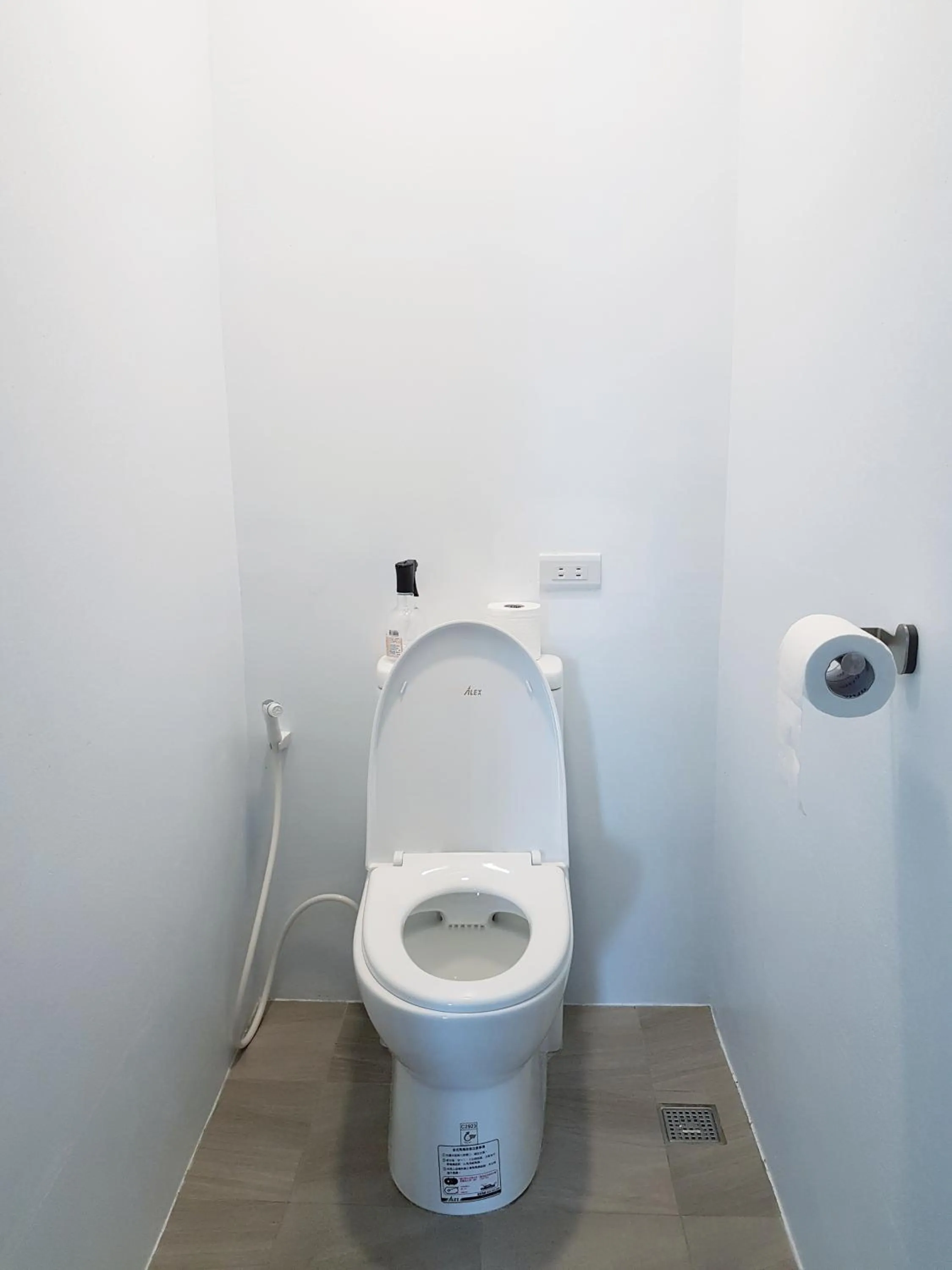 Toilet in Utopia Hostel