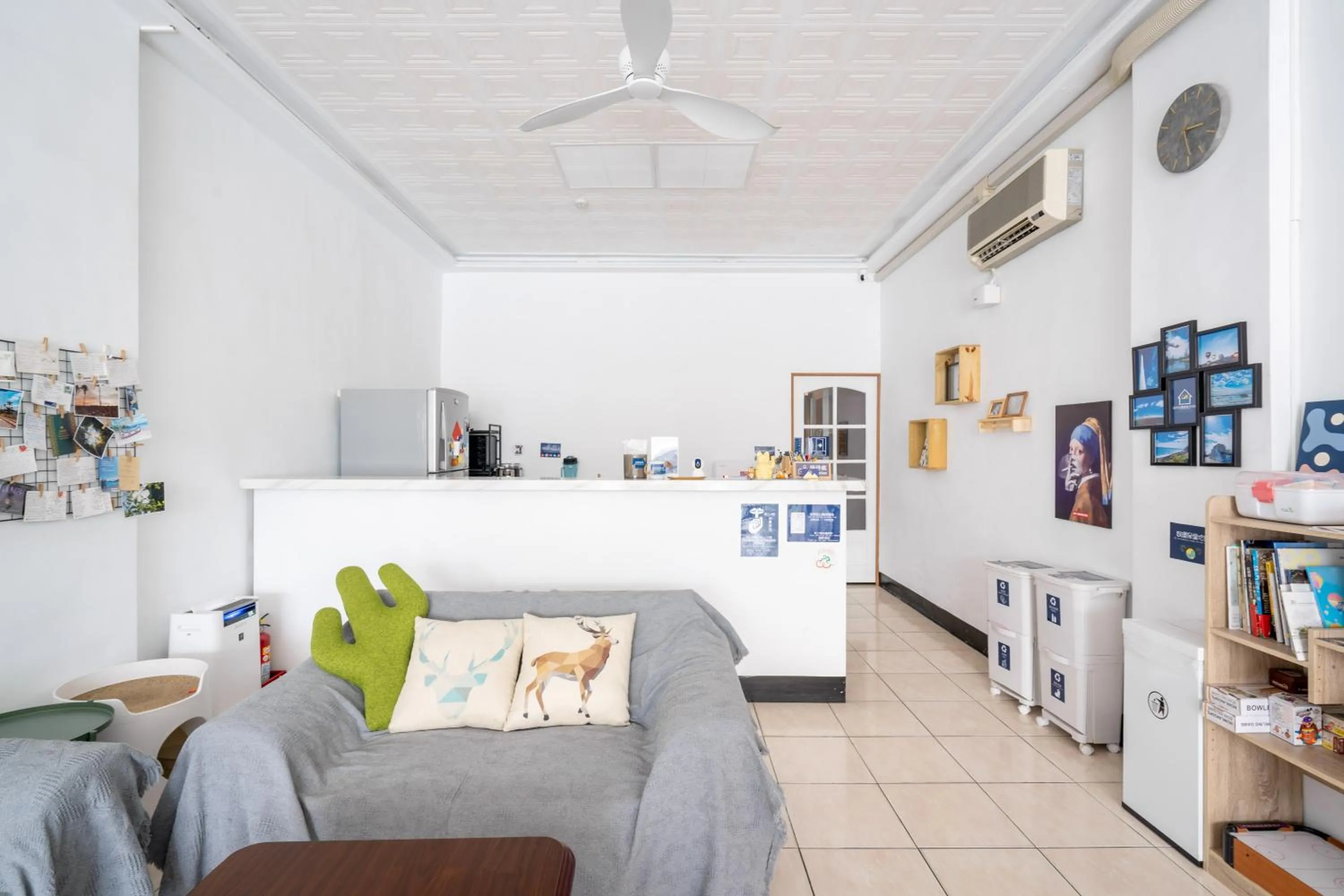 TV and multimedia in Utopia Hostel