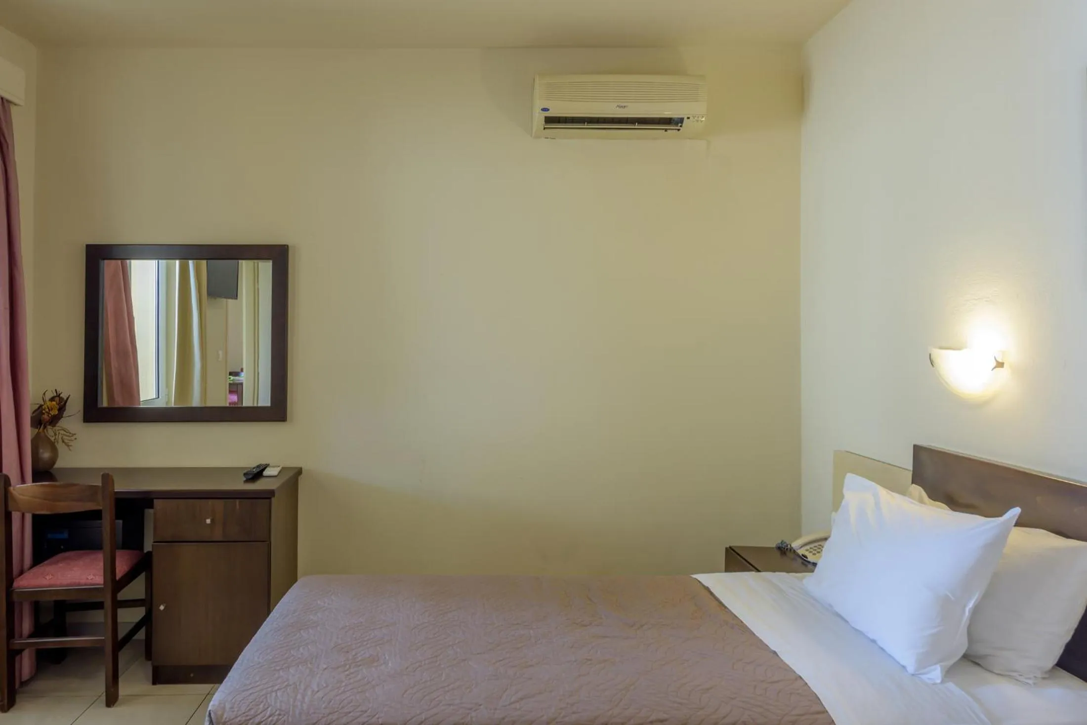 Bedroom in Eurohotel Theo Hotel