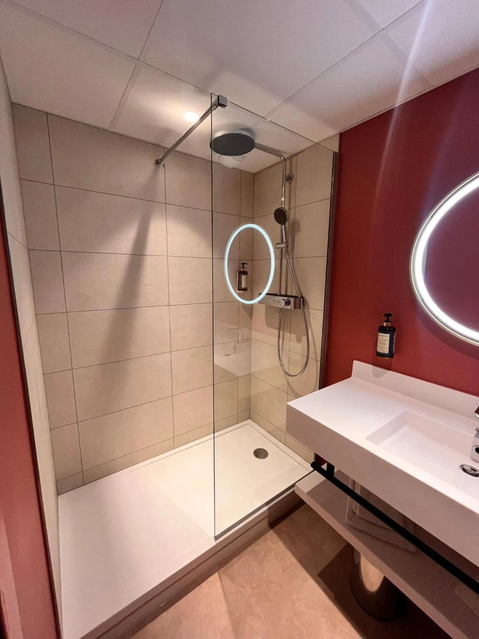 Shower in Logis Hotel L'Ours de Mutzig