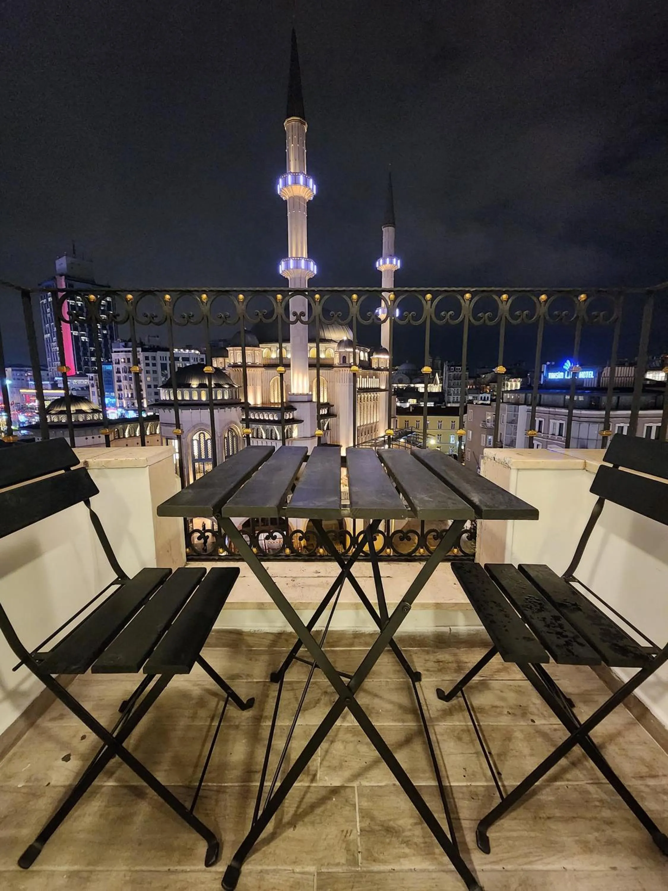 Balcony/Terrace in Taksim Landhouse Hotel