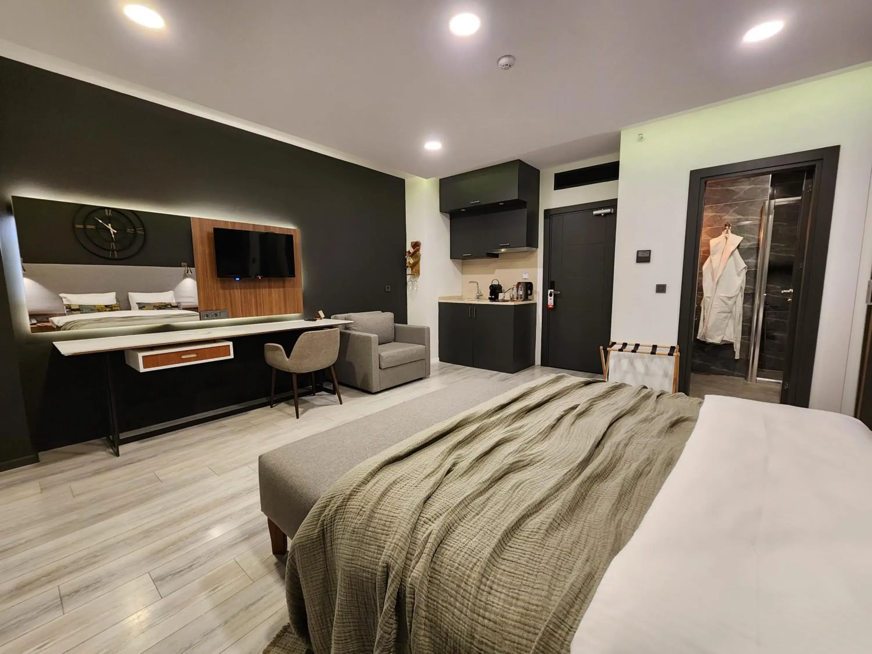 TV and multimedia, Bed in Taksim Landhouse Hotel TV and multimedia, Bed in Taksim Landhouse Hotel