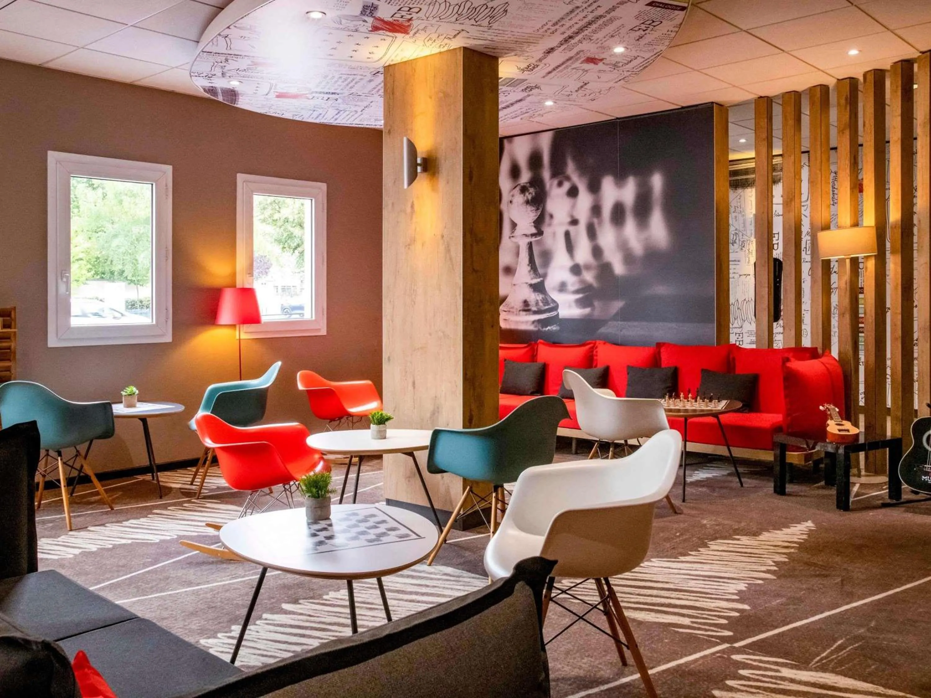 Restaurant/places to eat in ibis Gap Centre