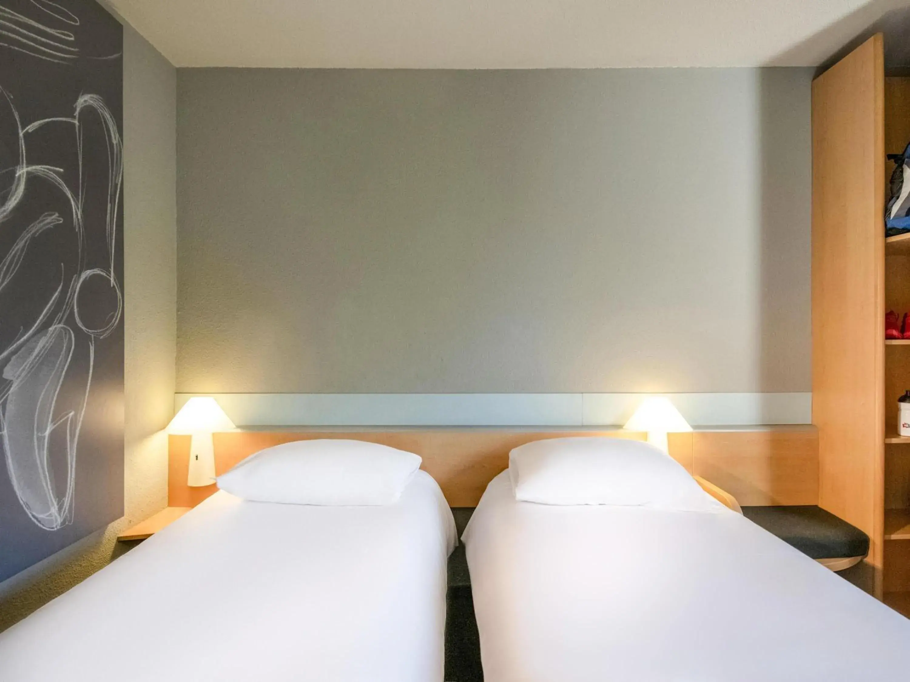 Bedroom, Bed in ibis Gap Centre Bedroom, Bed in ibis Gap Centre