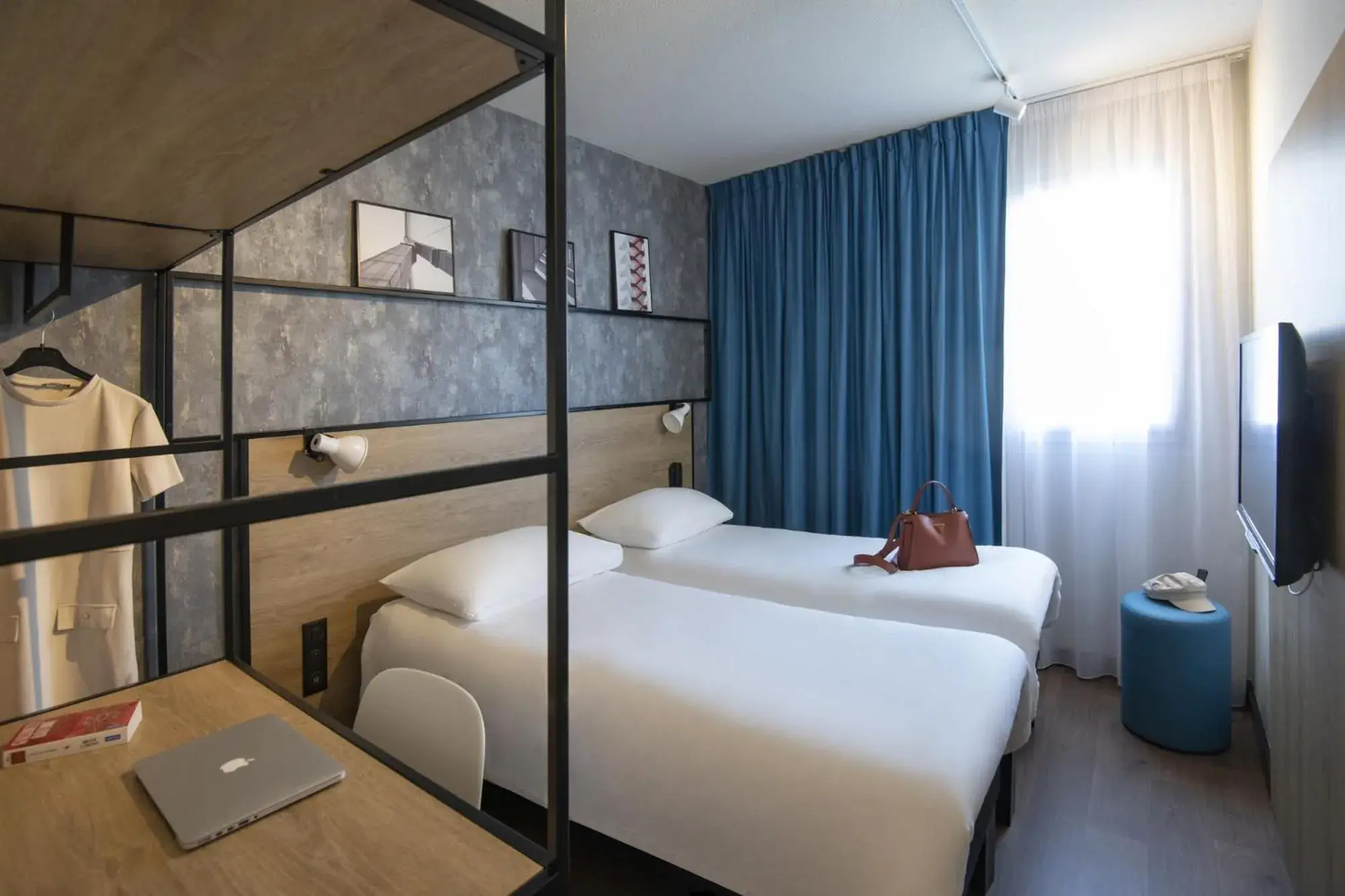 Bed in ibis Gap Centre Bed in ibis Gap Centre