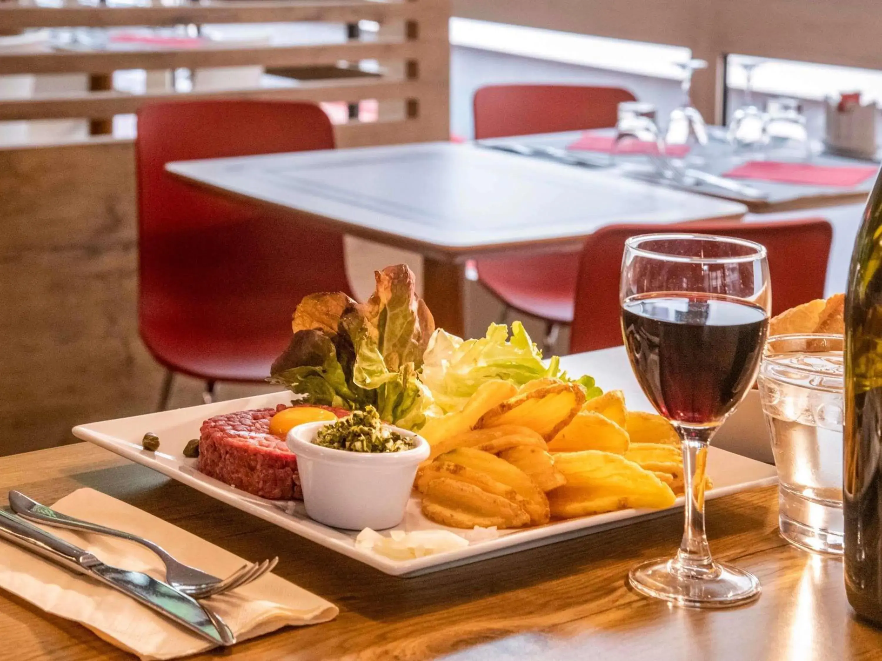 Restaurant/places to eat in ibis Gap Centre Restaurant/places to eat in ibis Gap Centre