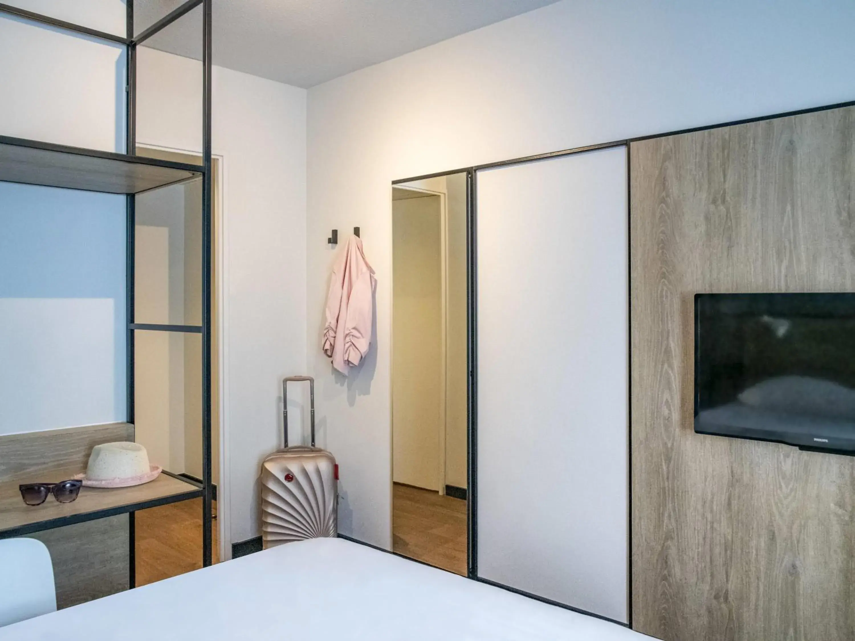 Property building, Bed in ibis Gap Centre Property building, Bed in ibis Gap Centre