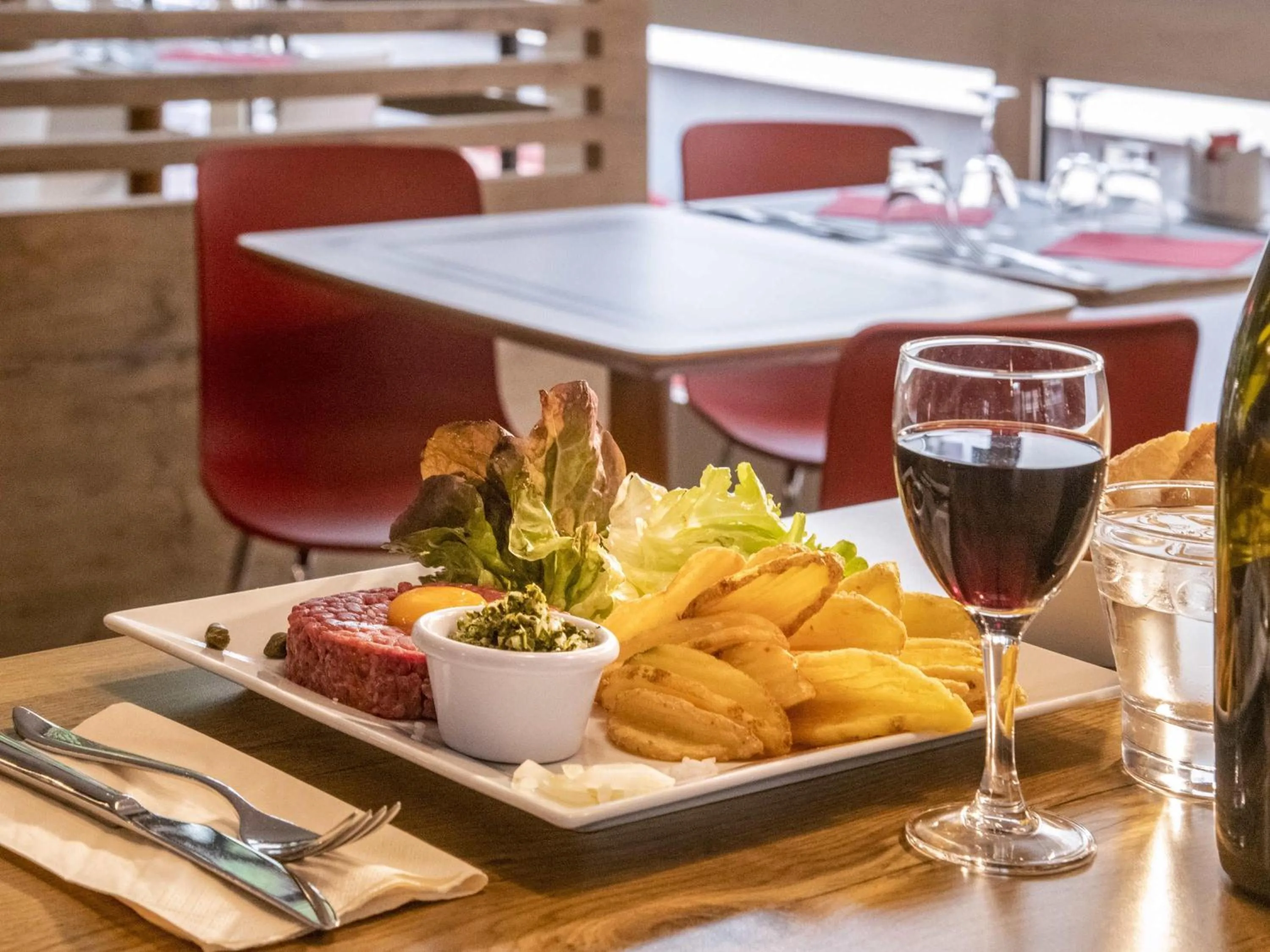 Restaurant/places to eat in ibis Gap Centre