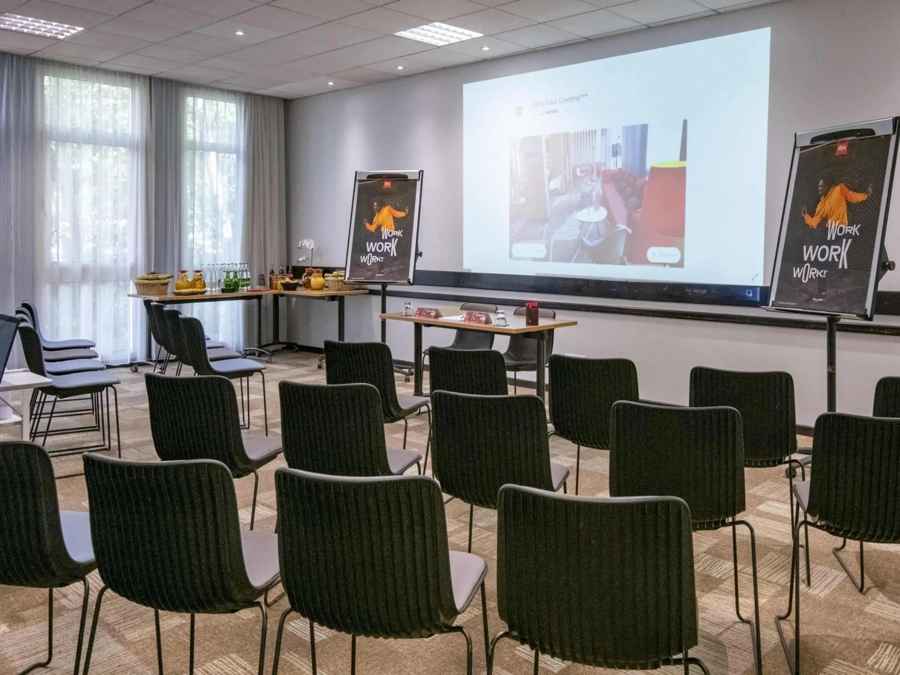 Property building in ibis Gap Centre Property building in ibis Gap Centre