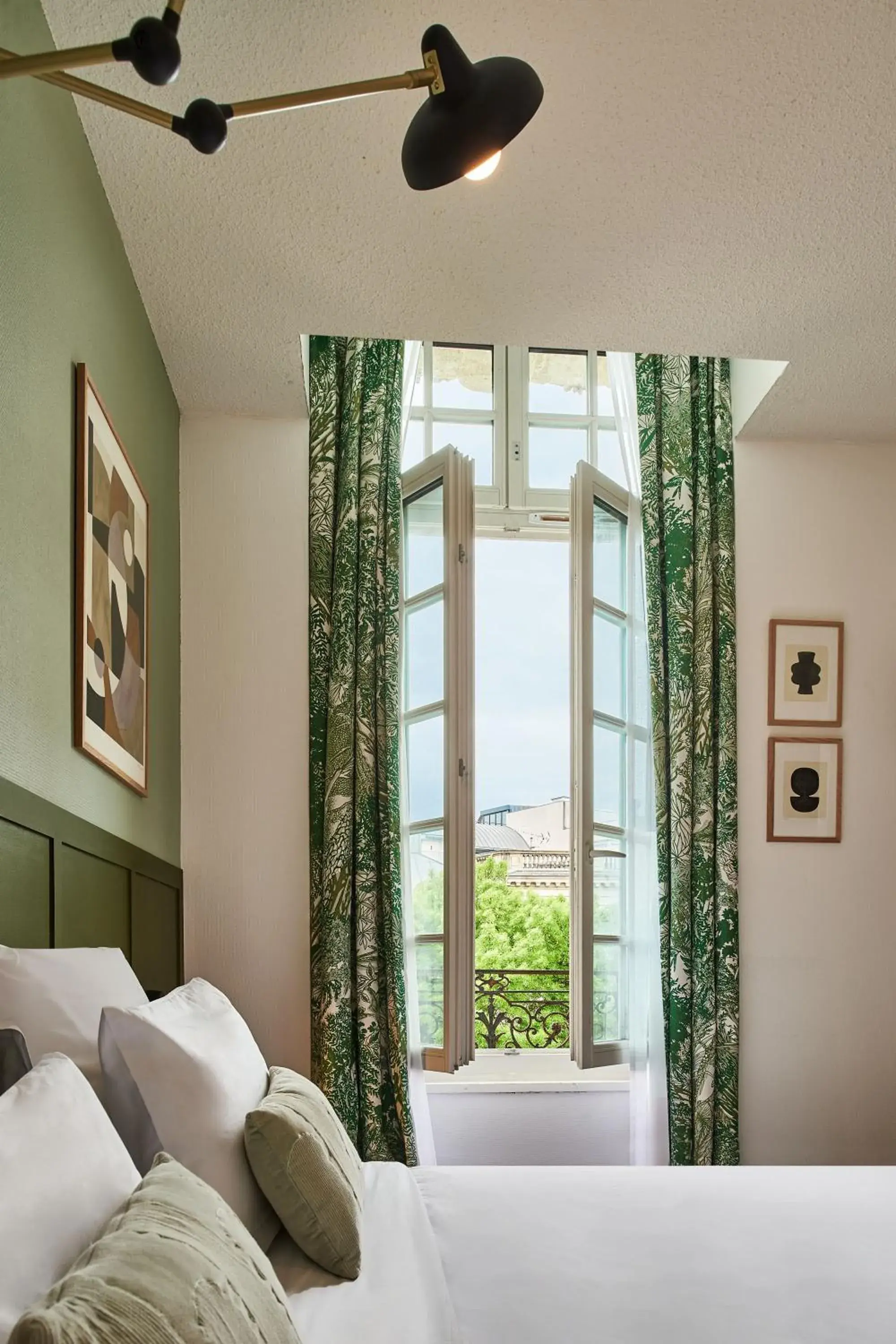 Bedroom, Bed in Hôtel Bordeaux Clémenceau by Happyculture Bedroom, Bed in Hôtel Bordeaux Clémenceau by Happyculture