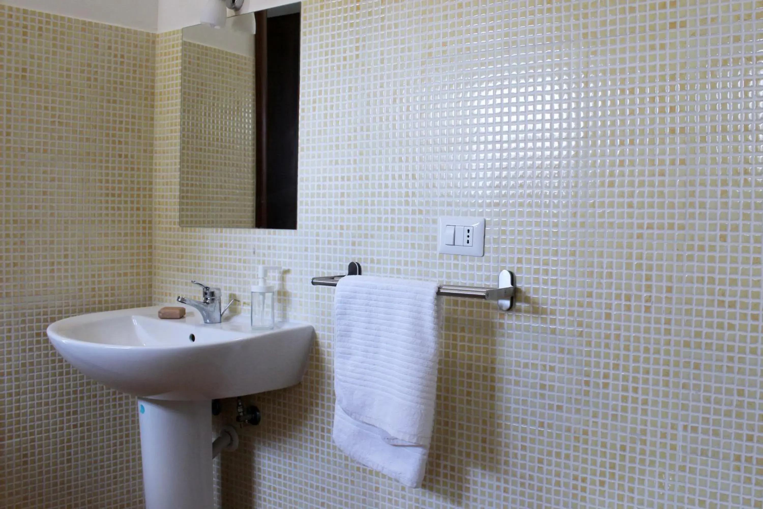 Triple Room - single occupancy in Albergo Diffuso di Campolattaro Triple Room - single occupancy in Albergo Diffuso di Campolattaro