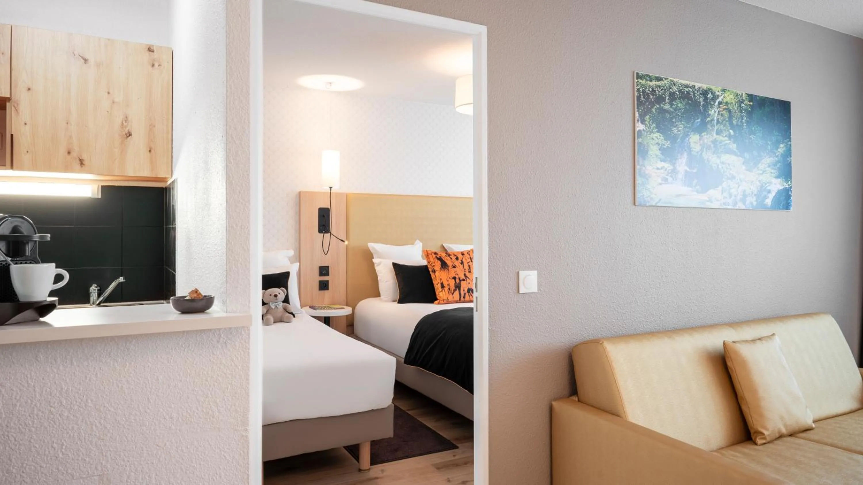 Photo of the whole room, Bed in Séjours & Affaires Serris Rive Gauche