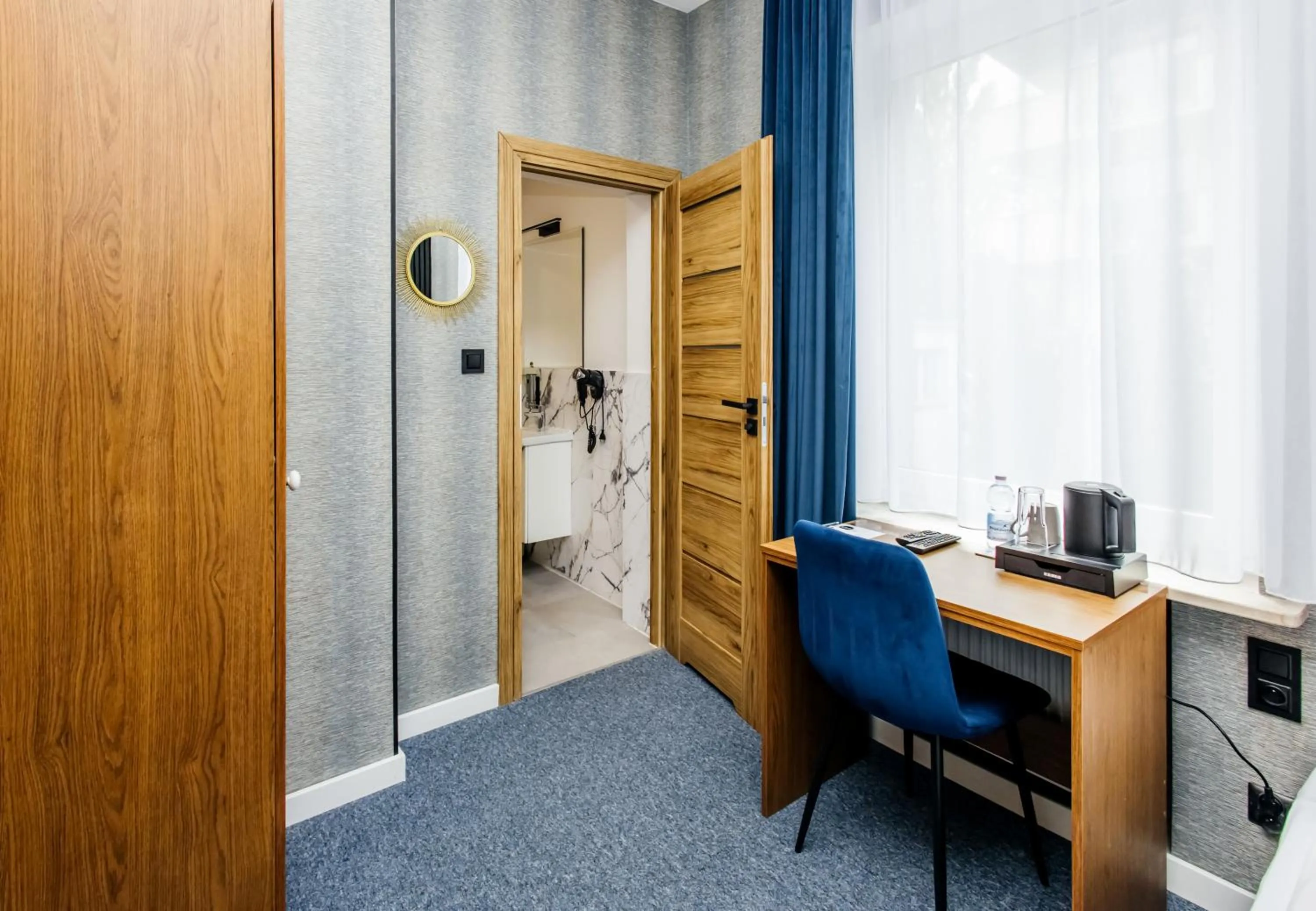 TV and multimedia in Elegant Apartments