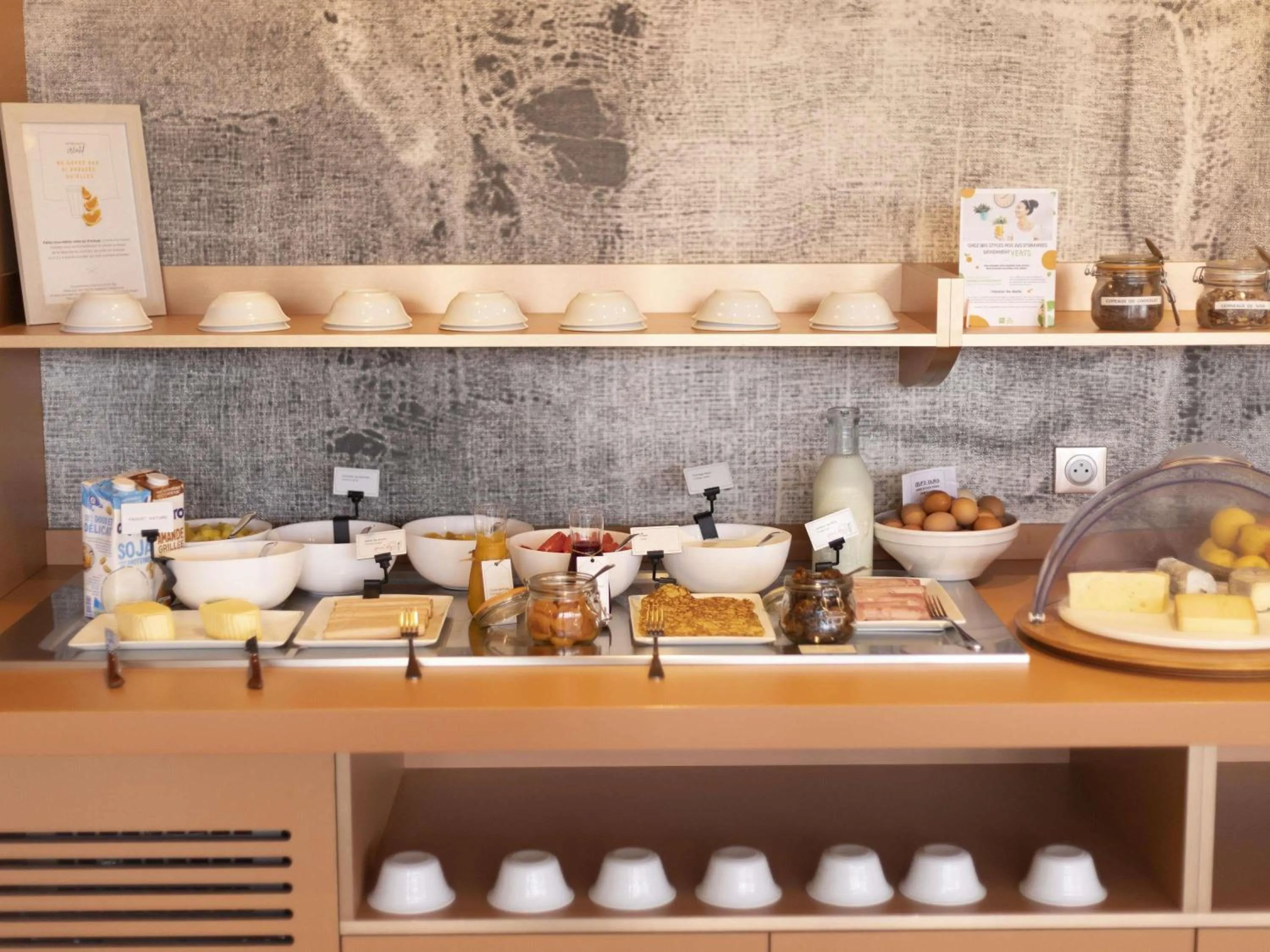 Breakfast in ibis Styles Chinon