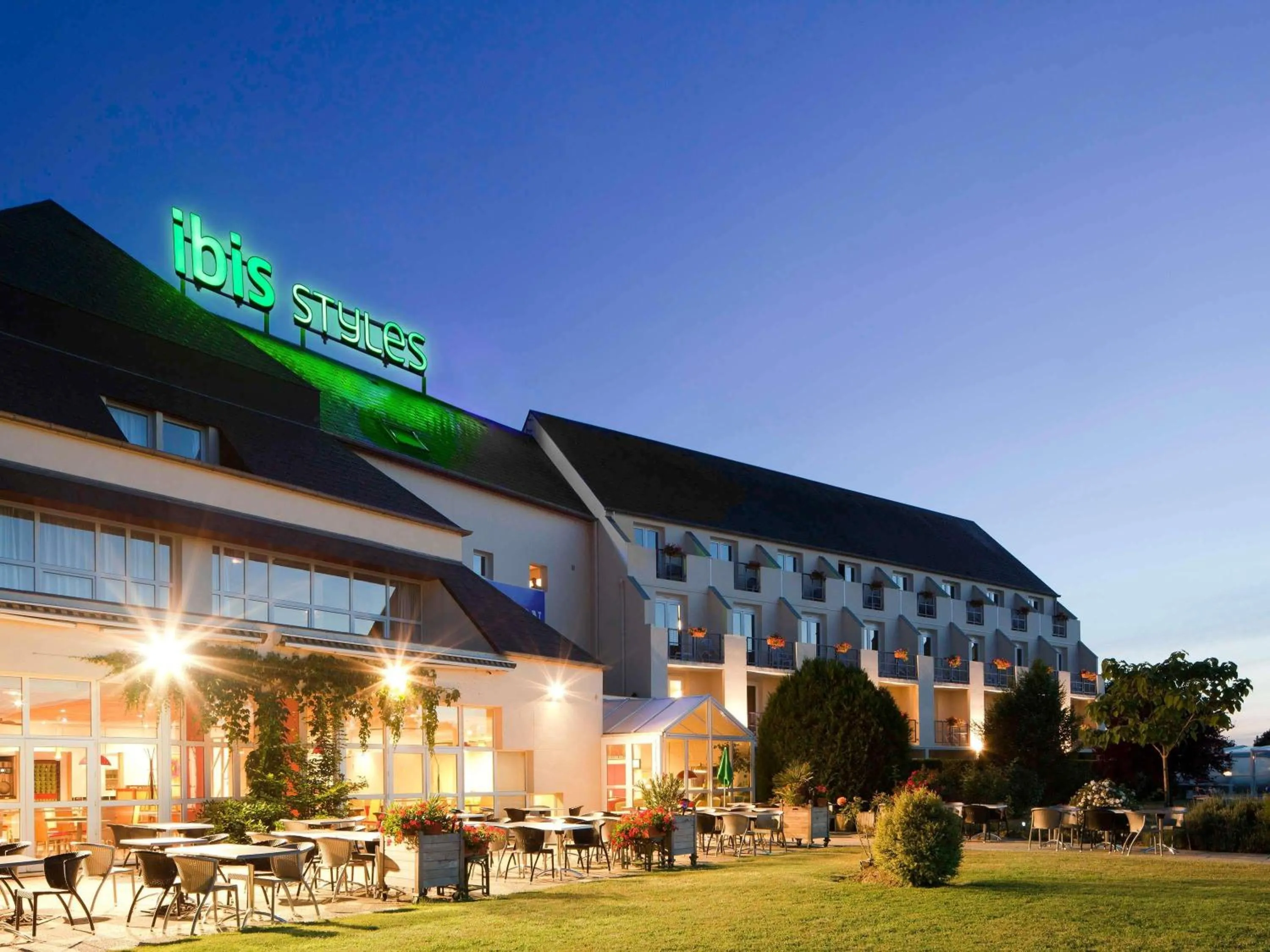 Property building in ibis Styles Chinon