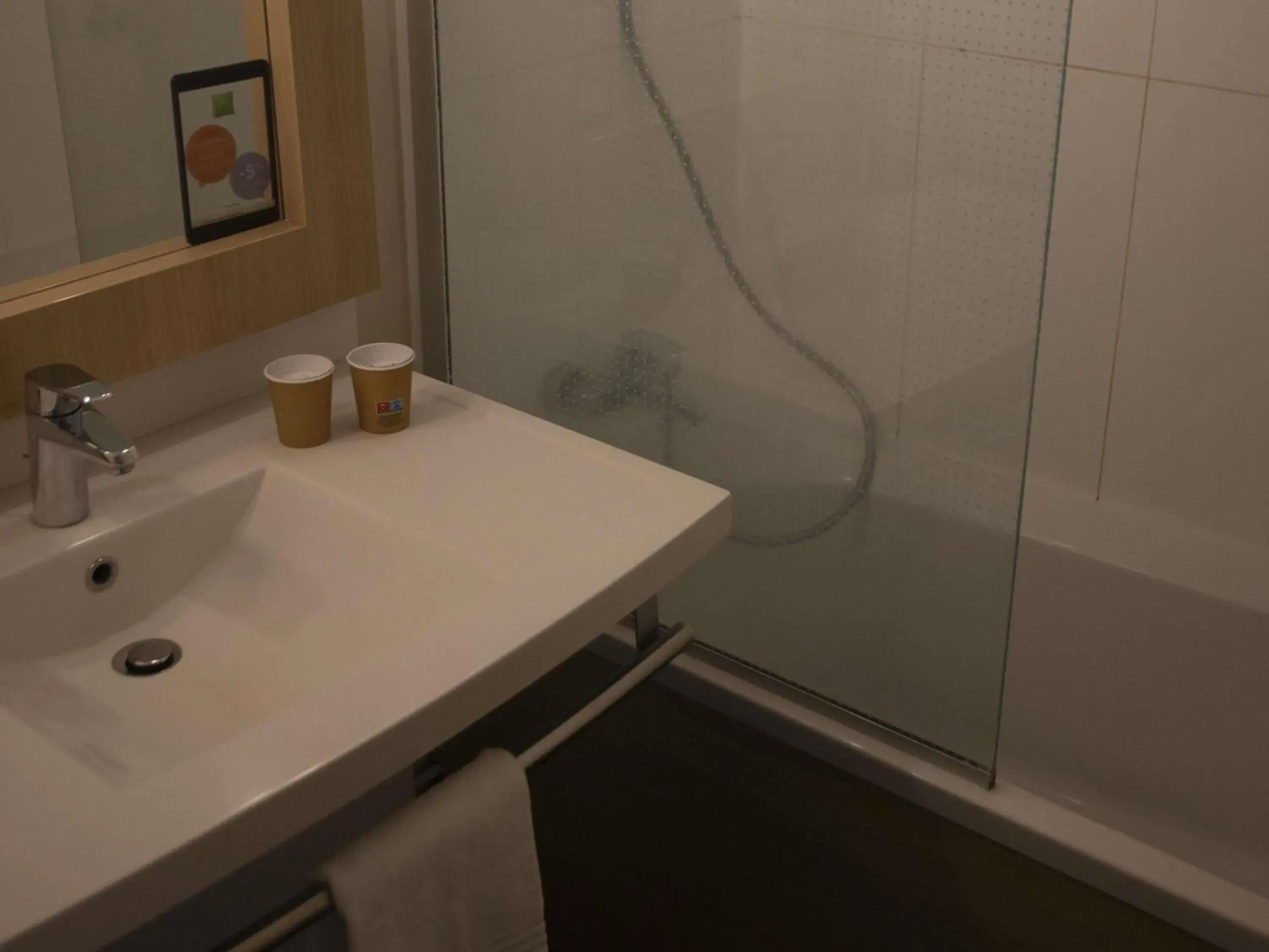 Bedroom in ibis Styles Chinon Bedroom in ibis Styles Chinon